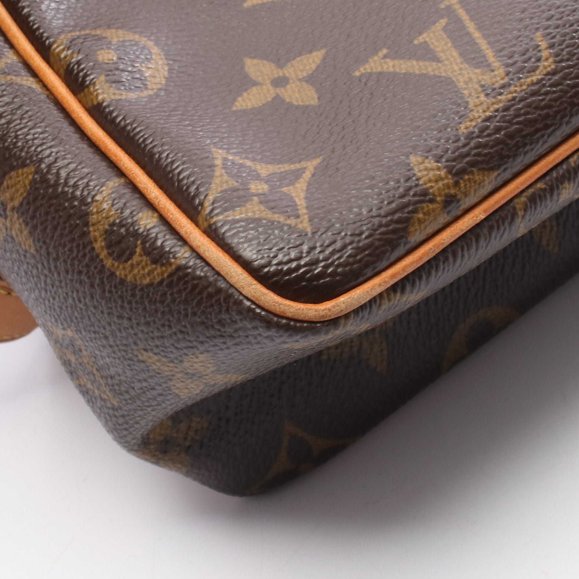 ヴィバシテPM モノグラム ショルダーバッグ PVC レザー ブラウン ルイヴィトン バッグ LOUIS VUITTON