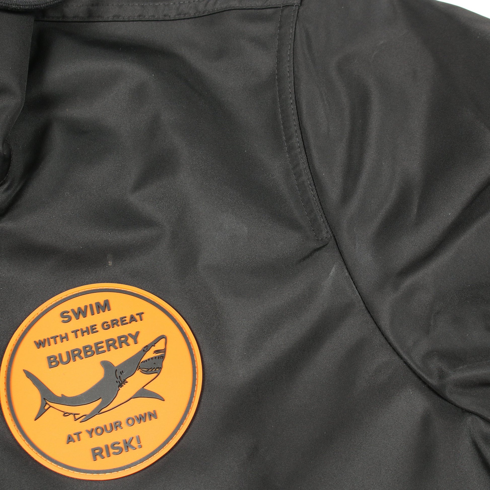 shark patch twill parka シャークパッチ ジャケット ナイロン ブラック フード付き バーバリー アウター BURBERRY