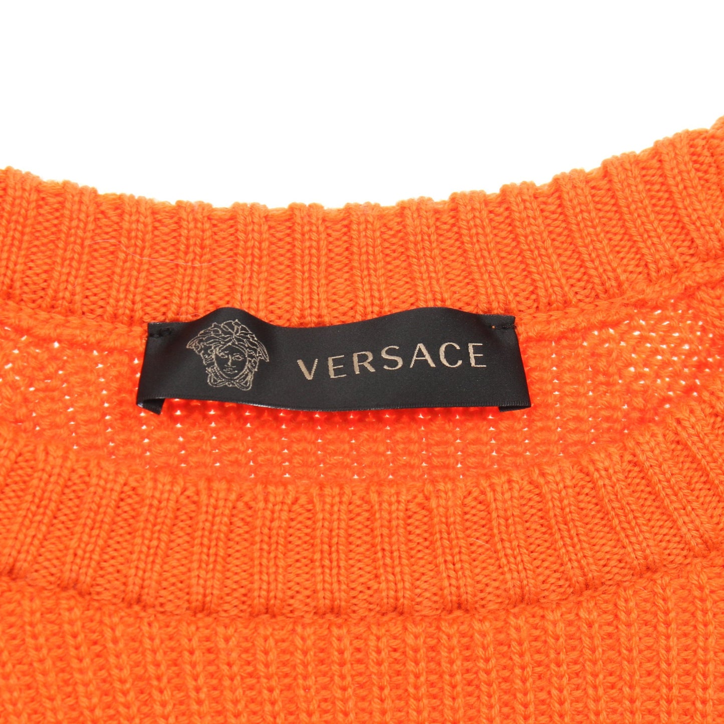ニット クルーネック ウール オレンジ ピンブローチ付き ヴェルサーチ トップス Versace
