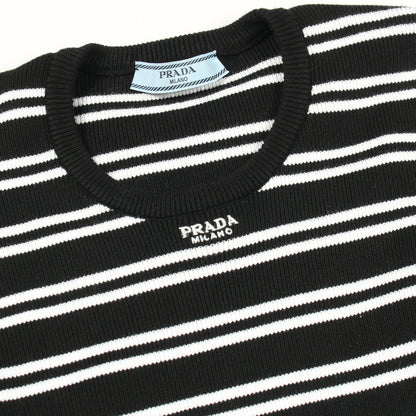ロゴ刺繍 ニット クルーネック ボーダー コットン ブラック ホワイト プラダ トップス PRADA