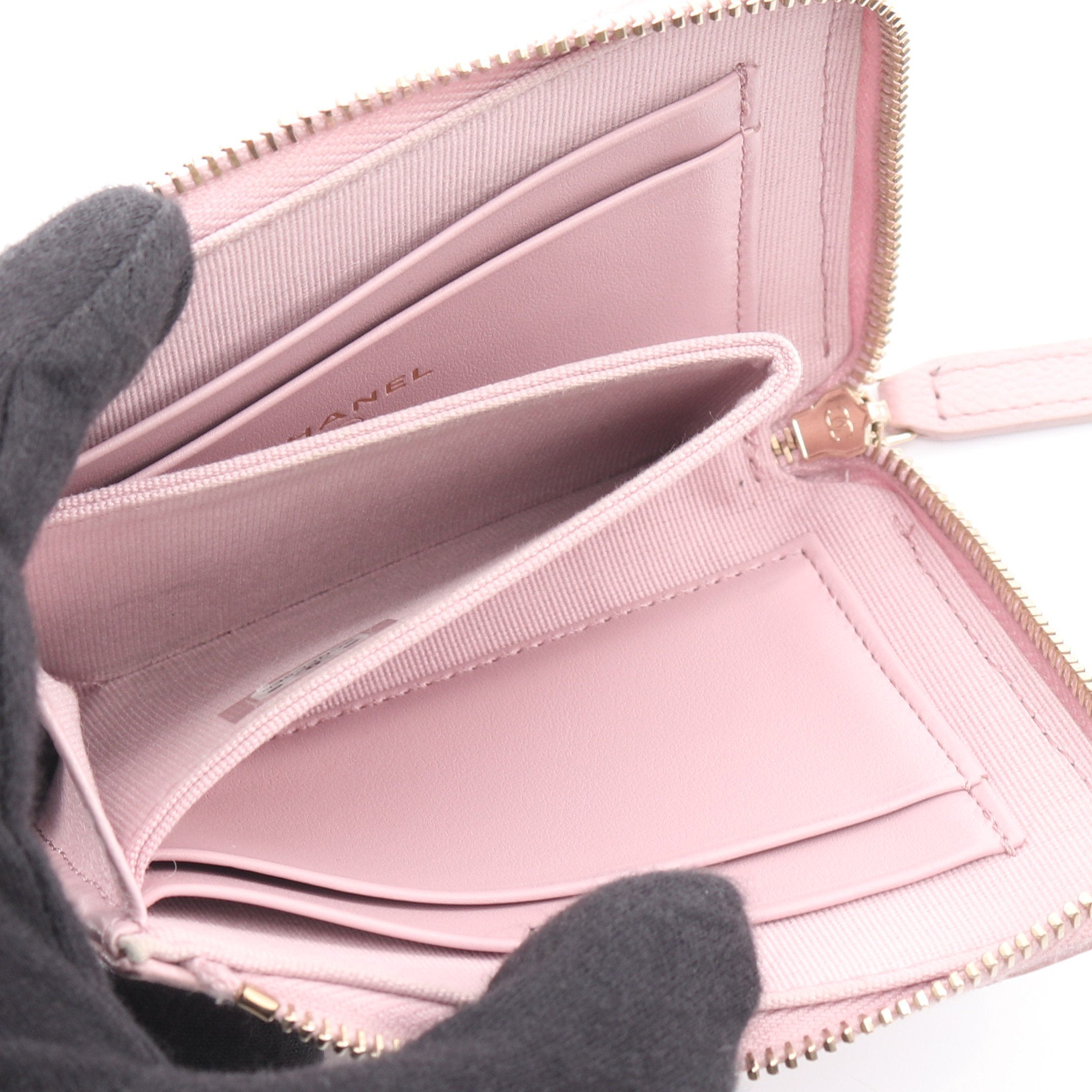 マトラッセ ラウンドファスナー財布 キャビアスキン ピンクパープル