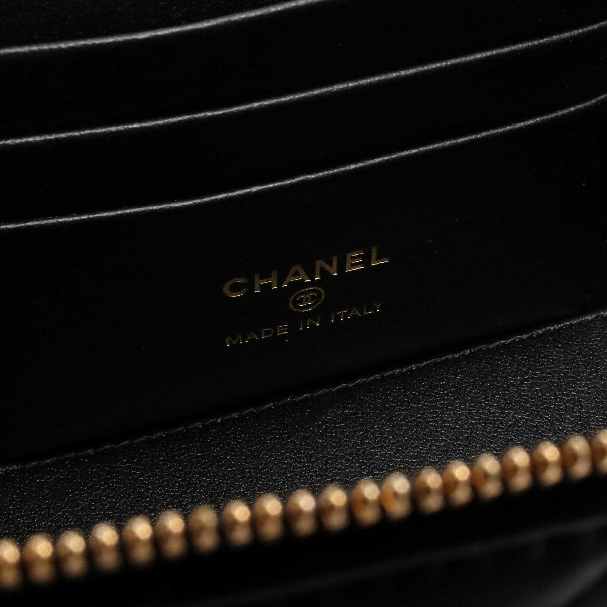 マトラッセ スモールバニティ チェーンショルダーバッグ レザー ブラック ゴールド金具 シャネル バッグ CHANEL