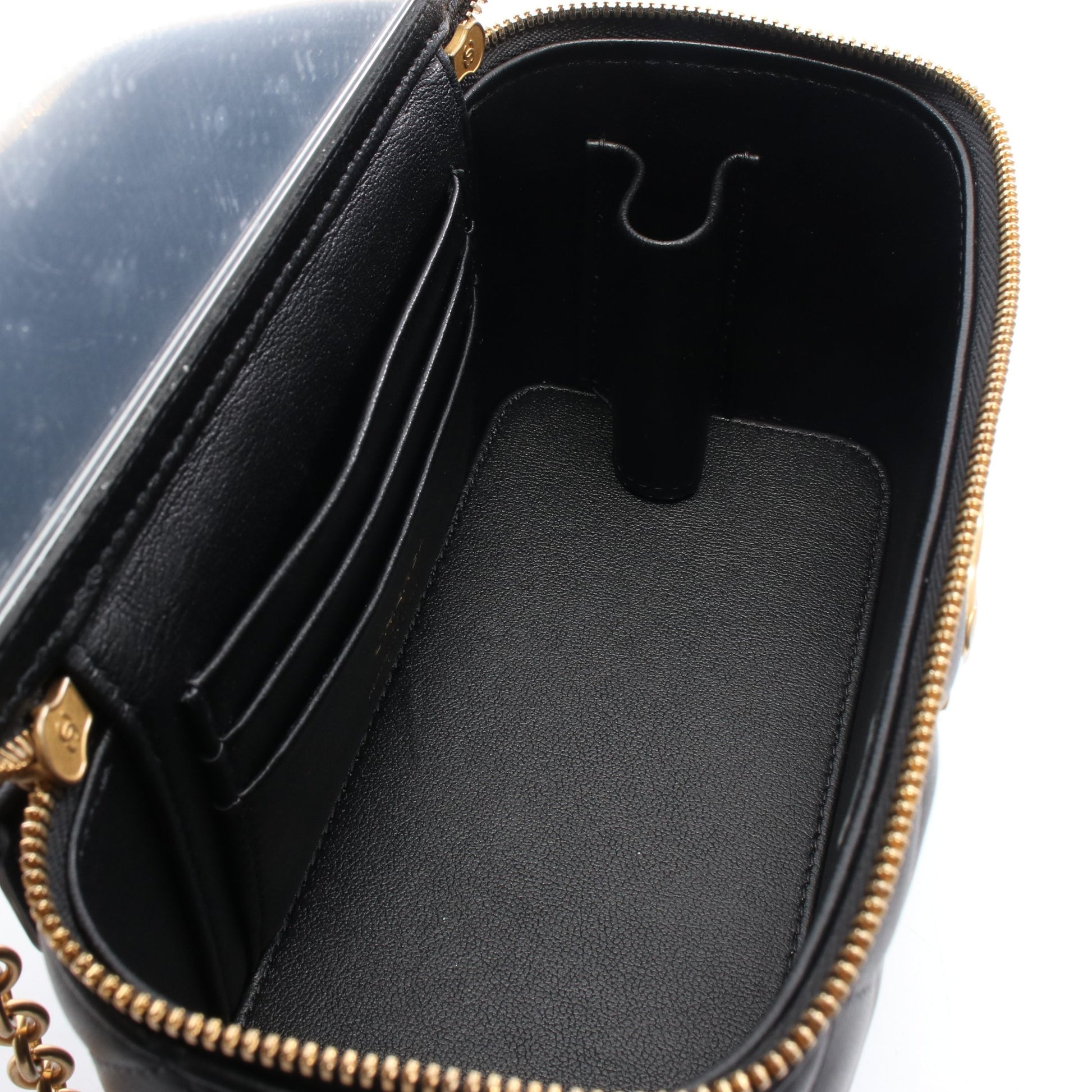 マトラッセ スモールバニティ チェーンショルダーバッグ レザー ブラック ゴールド金具 シャネル バッグ CHANEL