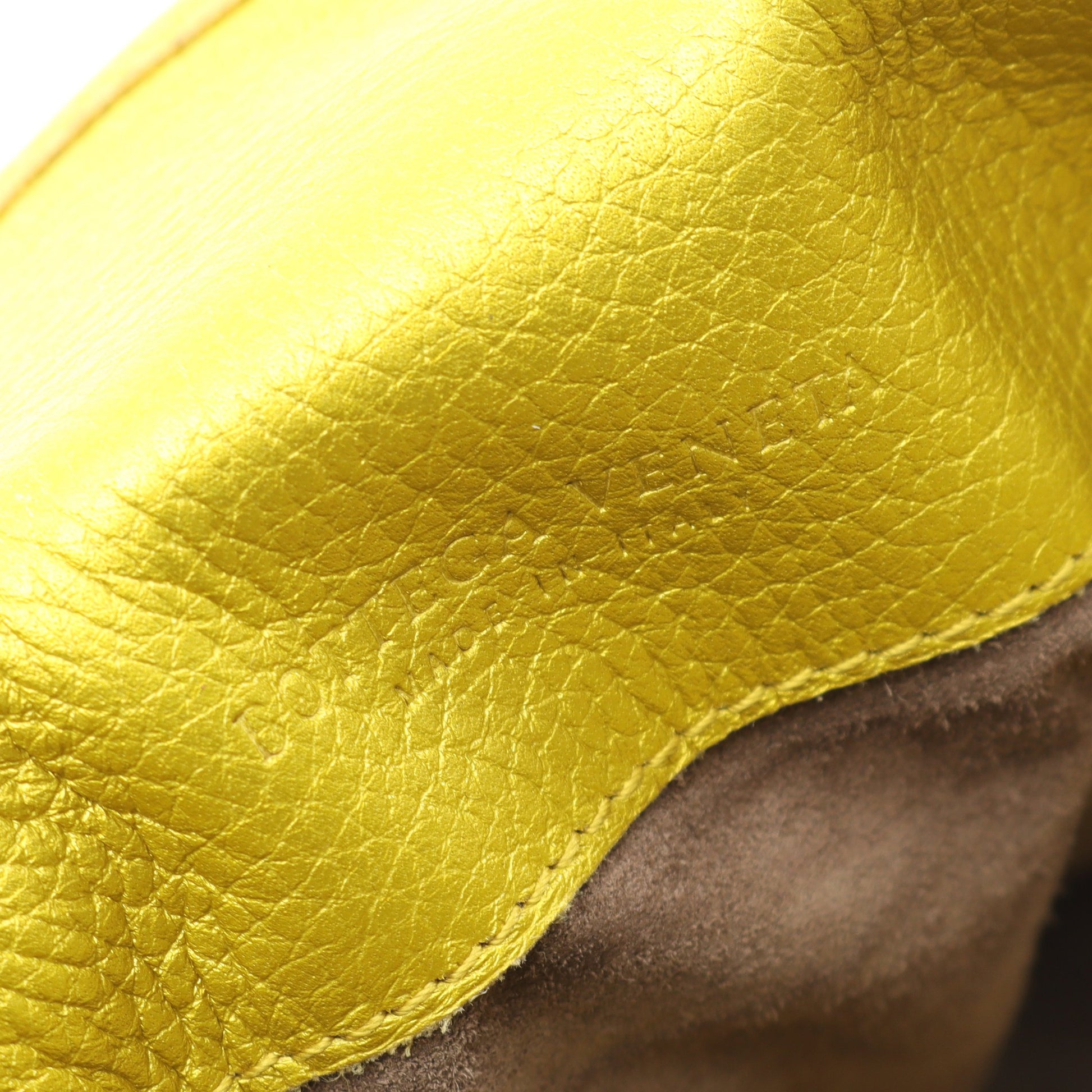 イントレチャート ショルダーバッグ レザー イエロー ボッテガヴェネタ バッグ BOTTEGA VENETA