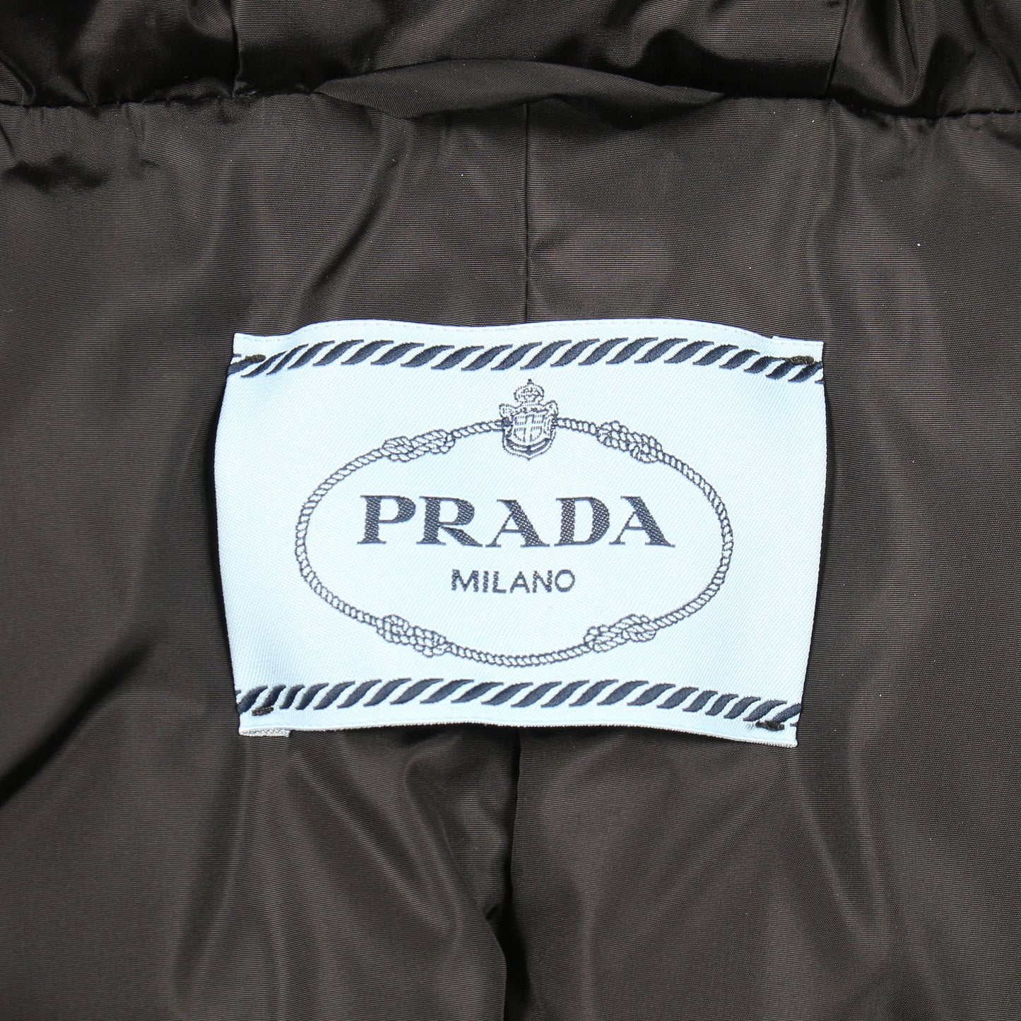 Re-Nylon ダウンコート ナイロン ブラック 三角ロゴプレート フード付き プラダ アウター PRADA