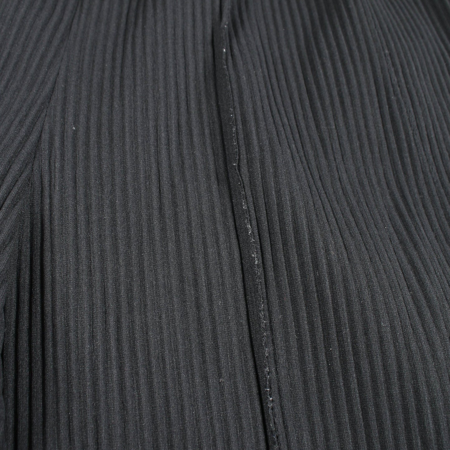 プリーツ イージーパンツ ブラック ミーイッセイミヤケ ボトムス me ISSEY MIYAKE
