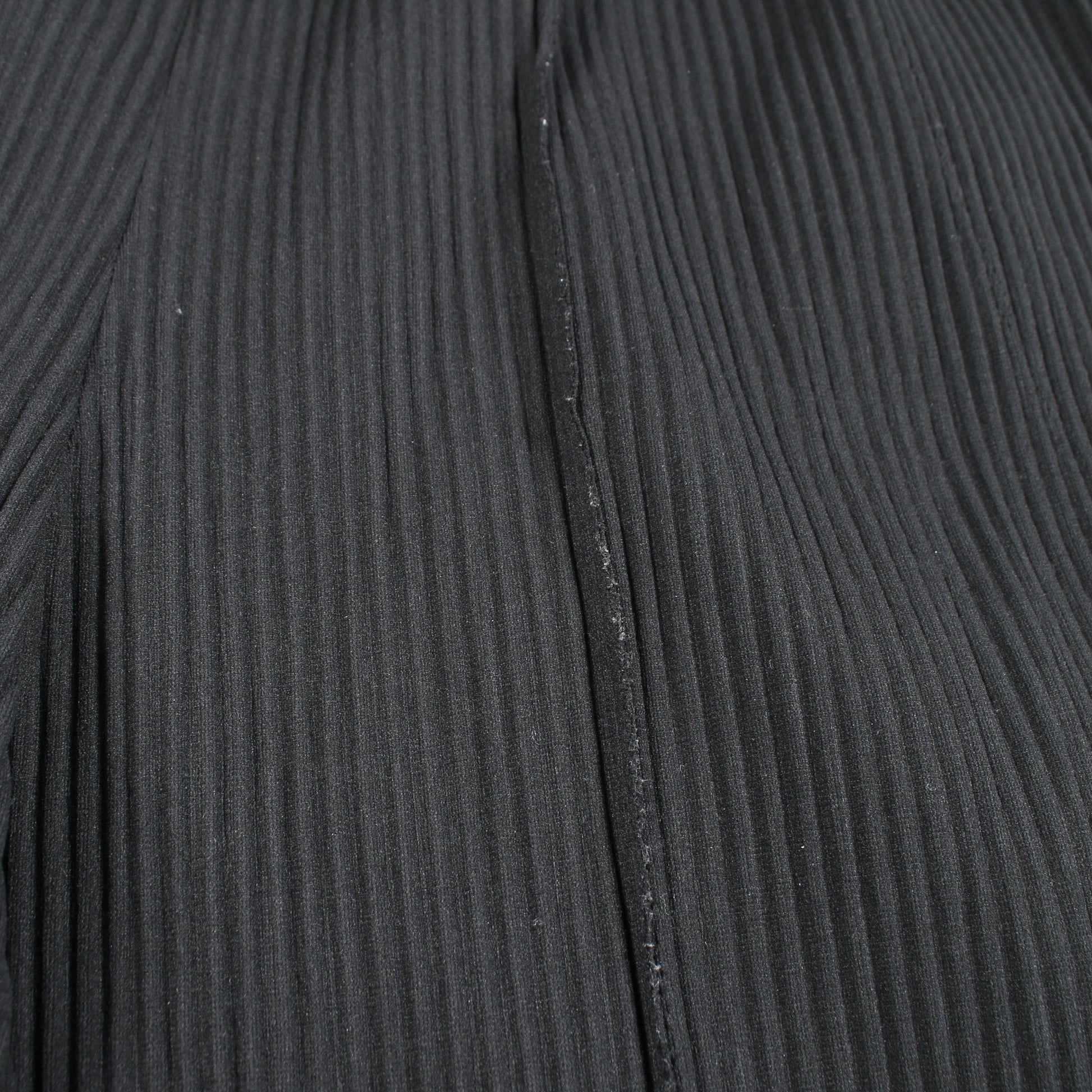 プリーツ イージーパンツ ブラック ミーイッセイミヤケ ボトムス me ISSEY MIYAKE