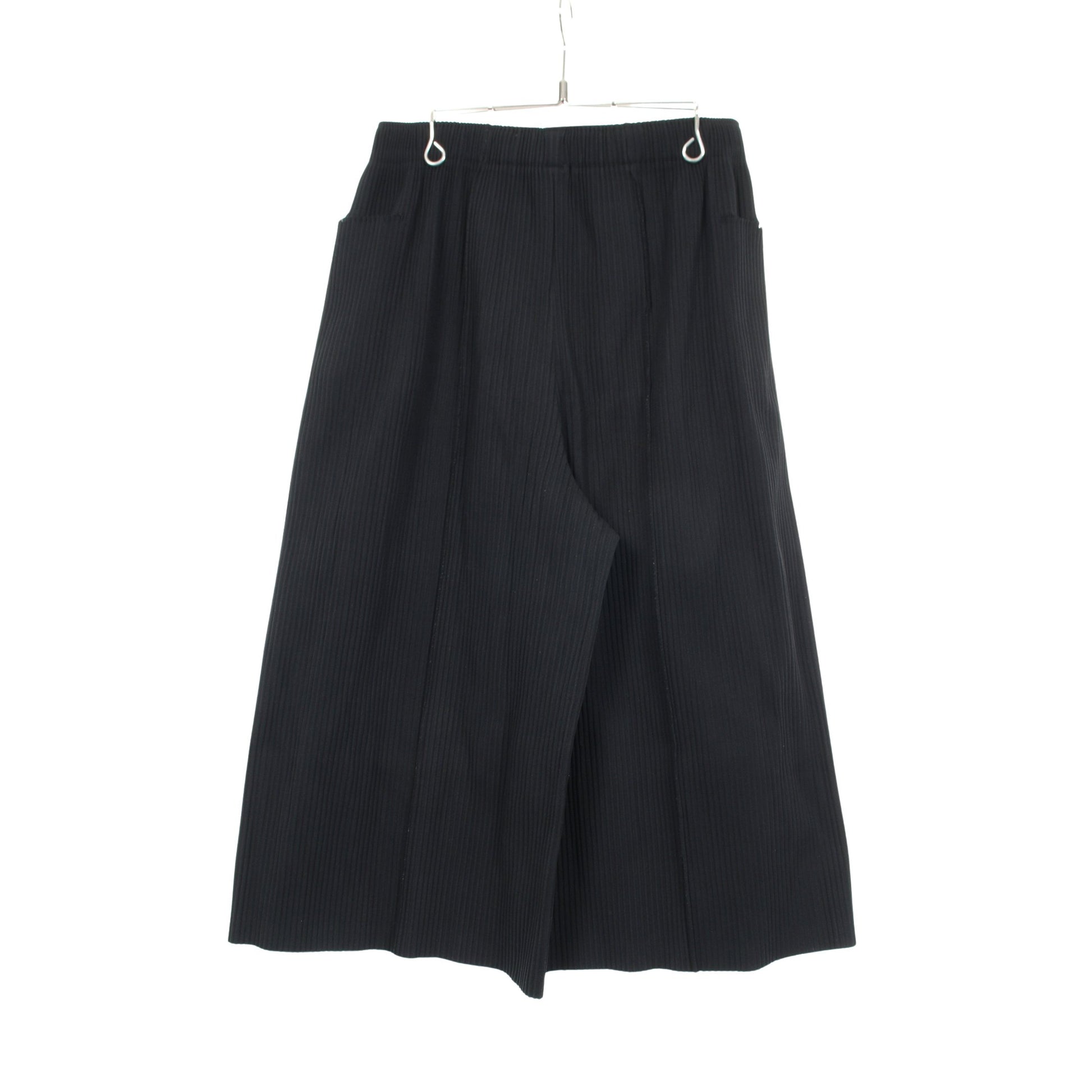 プリーツ イージーパンツ ブラック ミーイッセイミヤケ ボトムス me ISSEY MIYAKE