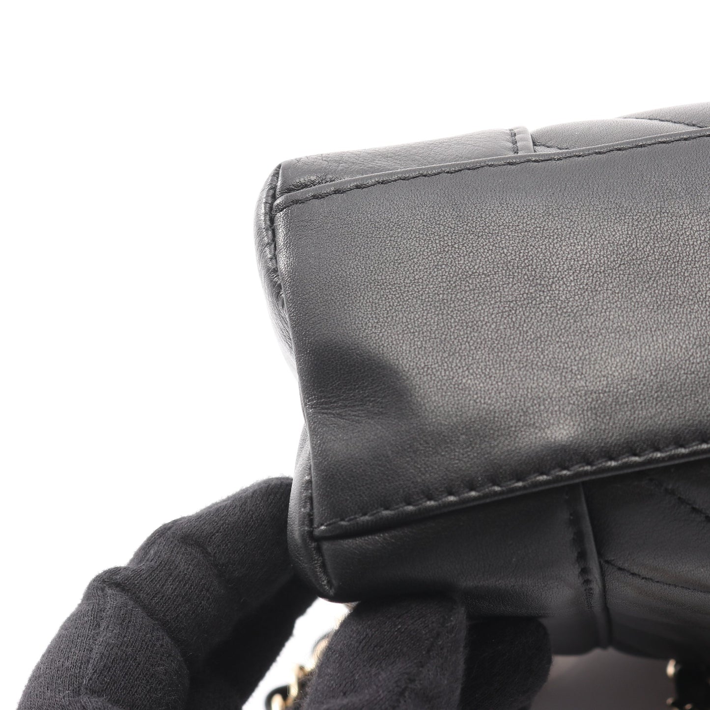 Vステッチ シェブロン Wチェーンショルダーバッグ ラムスキン ブラック ゴールド金具 シャネル バッグ CHANEL