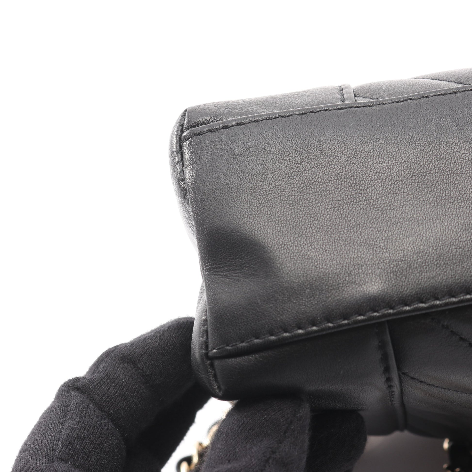 Vステッチ シェブロン Wチェーンショルダーバッグ ラムスキン ブラック ゴールド金具 シャネル バッグ CHANEL