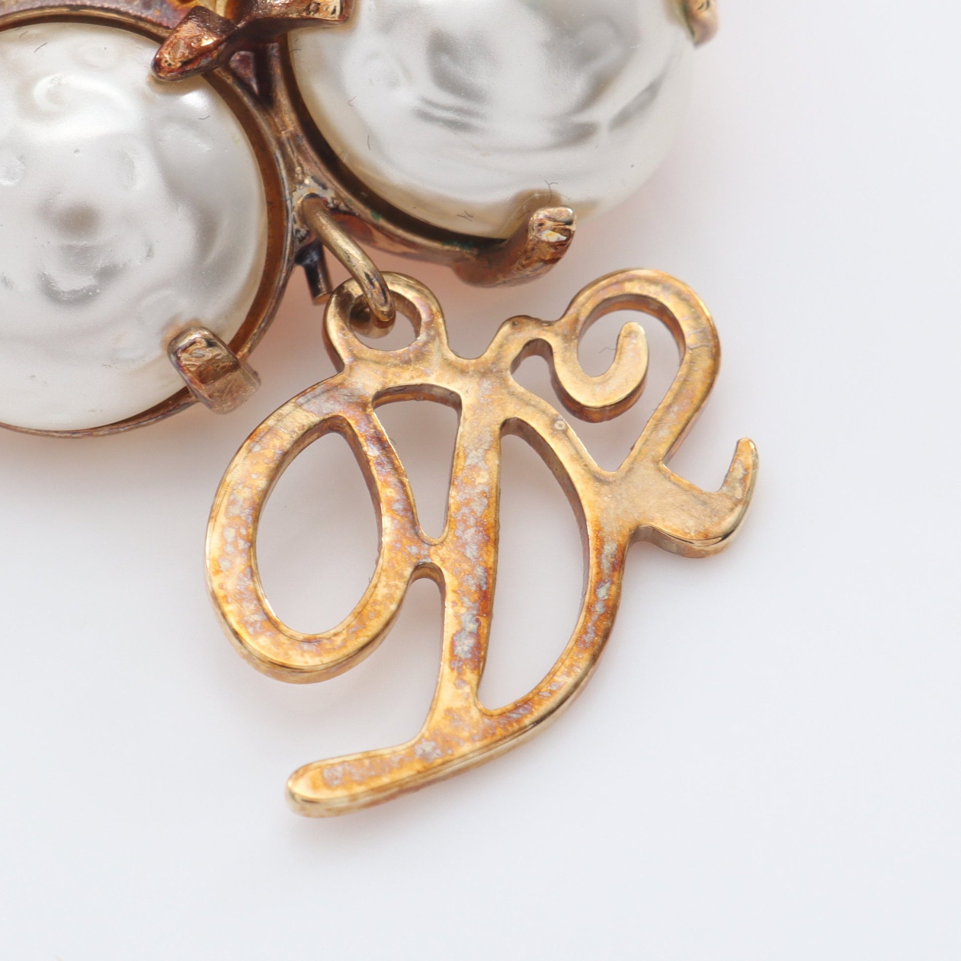 ブローチ フェイクパール GP オフホワイト ゴールド ディースクエアード アクセサリー DSQUARED2