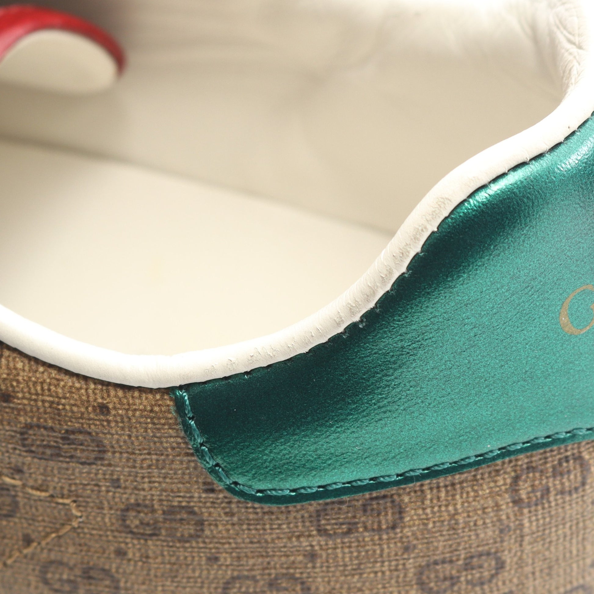 GUCCI × ドラえもん GGスプリーム ローカットスニーカー PVC レザー ベージュ マルチカラー グッチ シューズ GUCCI