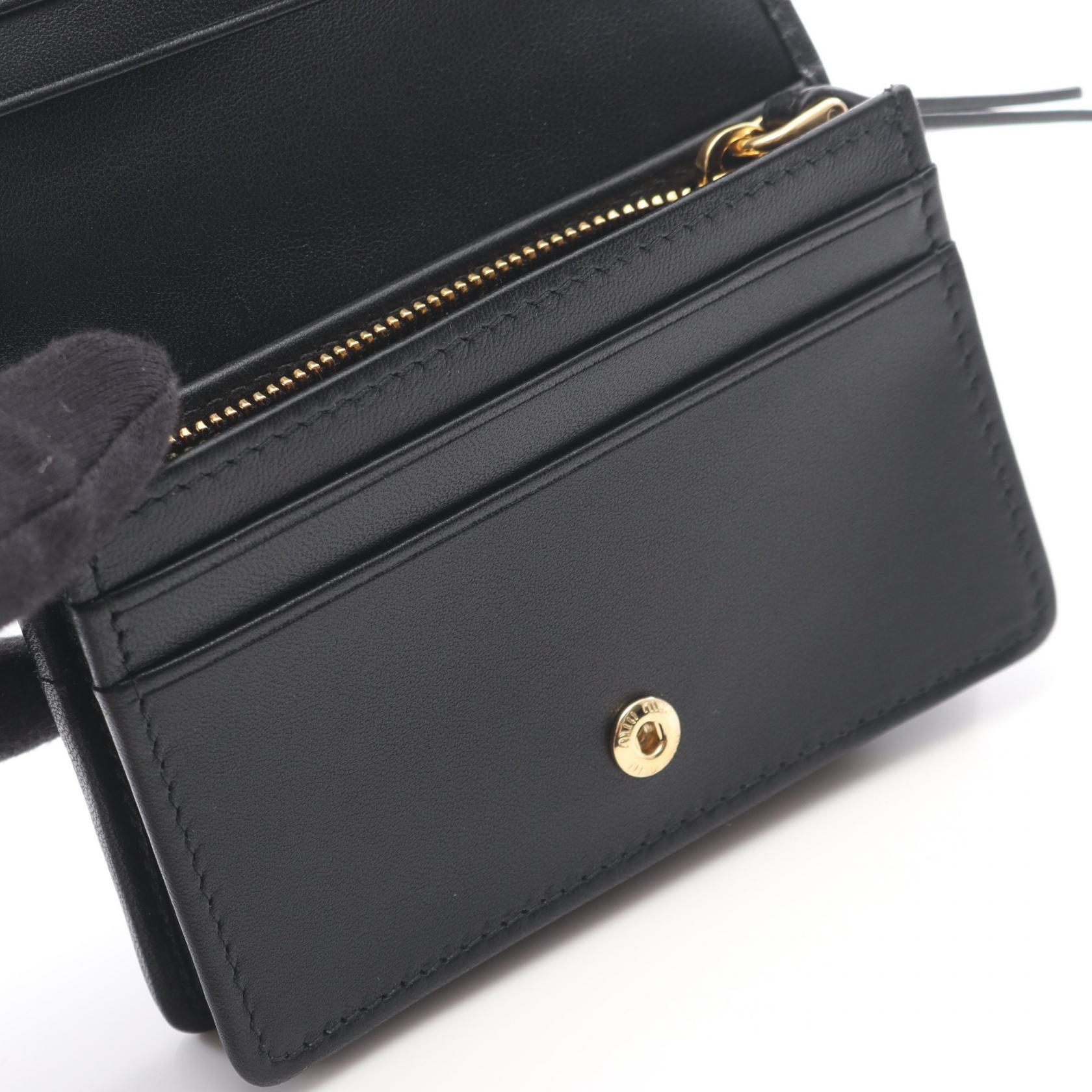 マテラッセ 二つ折り財布 レザー ブラック ミュウミュウ 財布・小物 miu miu