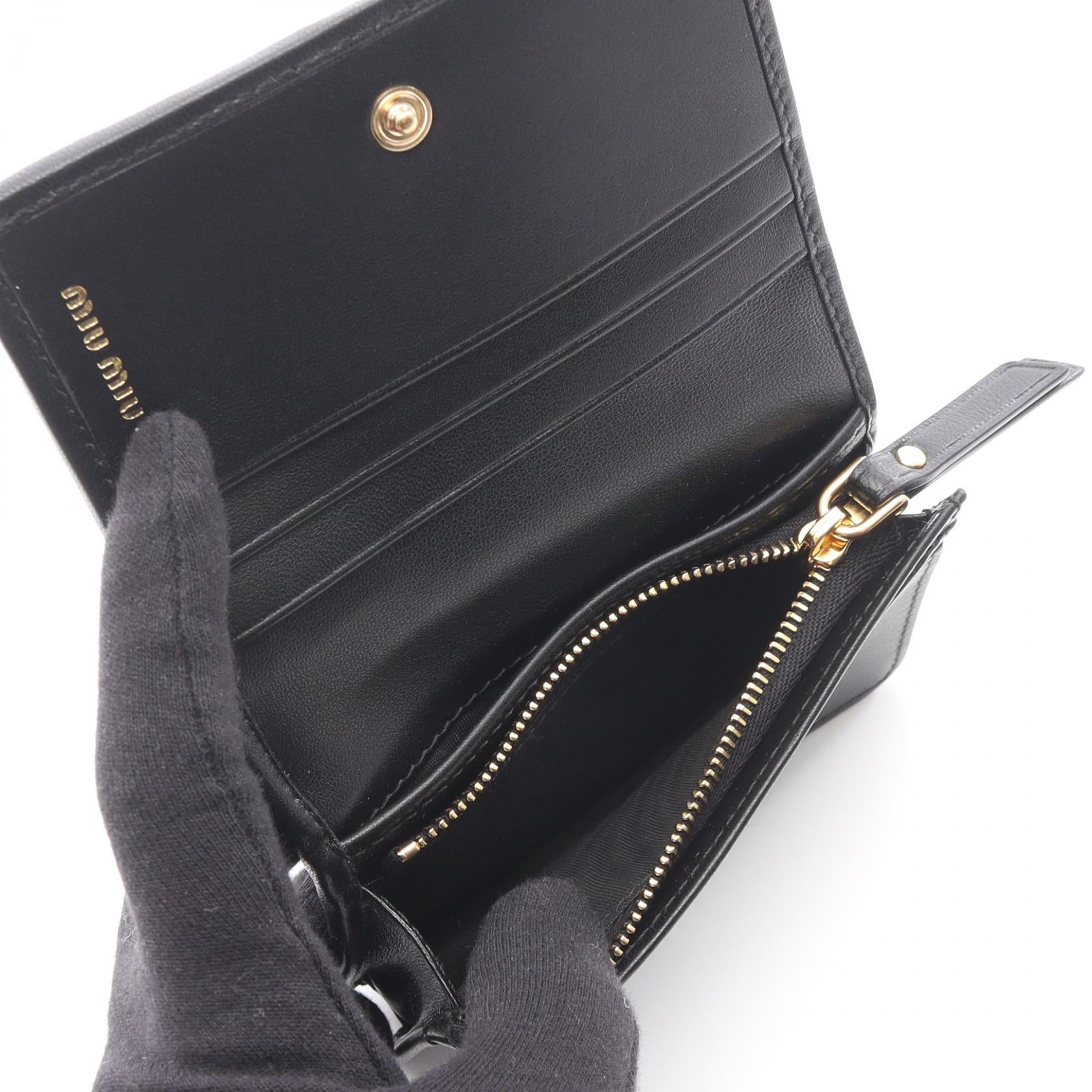 マテラッセ 二つ折り財布 レザー ブラック ミュウミュウ 財布・小物 miu miu