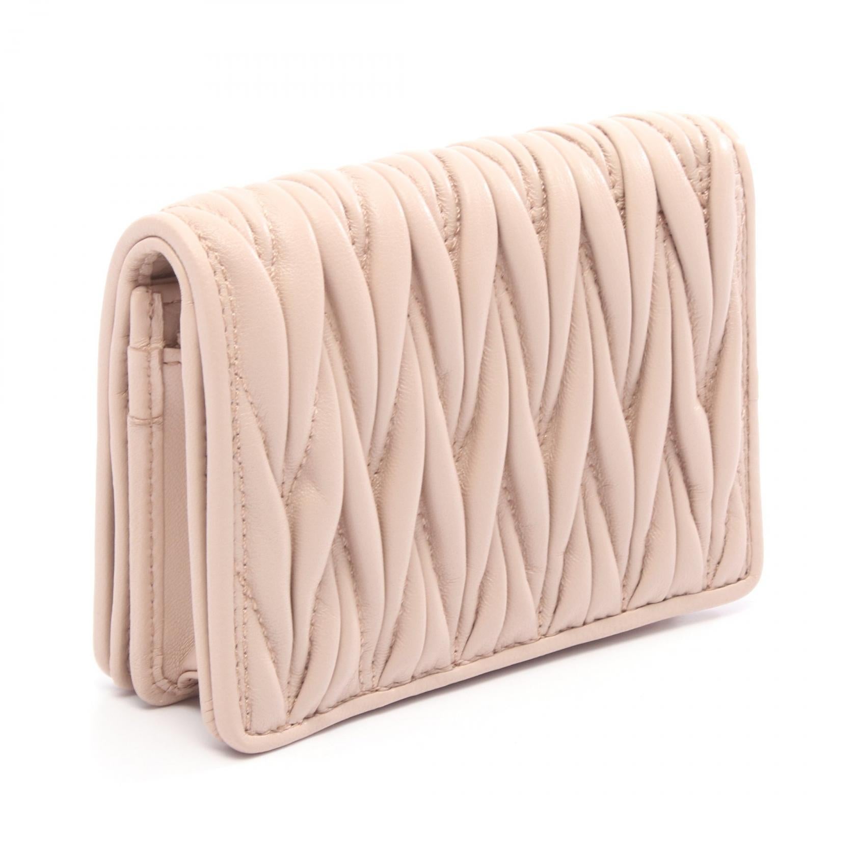 マテラッセ 二つ折り財布 レザー ピンク ミュウミュウ 財布・小物 miu miu