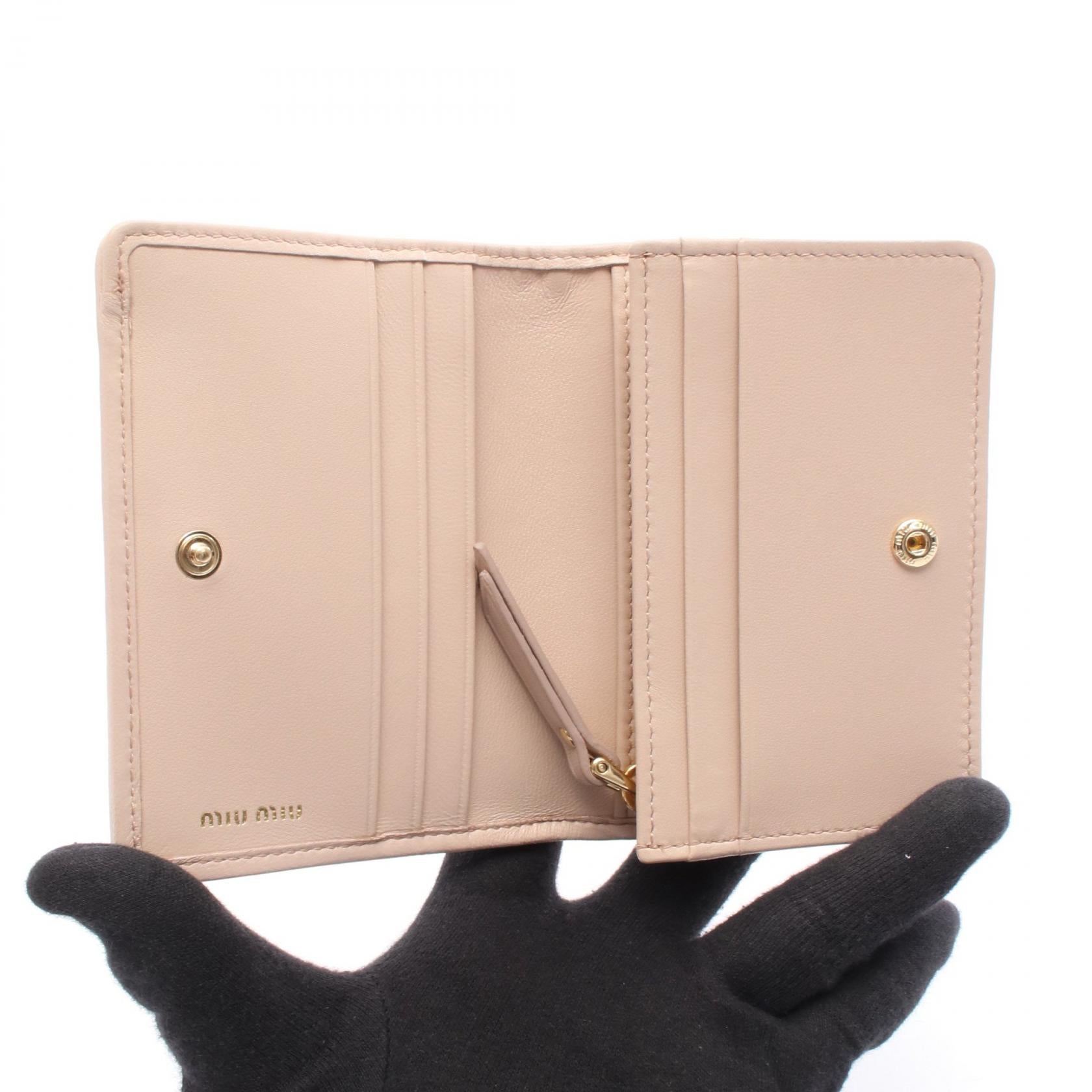 マテラッセ 二つ折り財布 レザー ピンク ミュウミュウ – RECLO