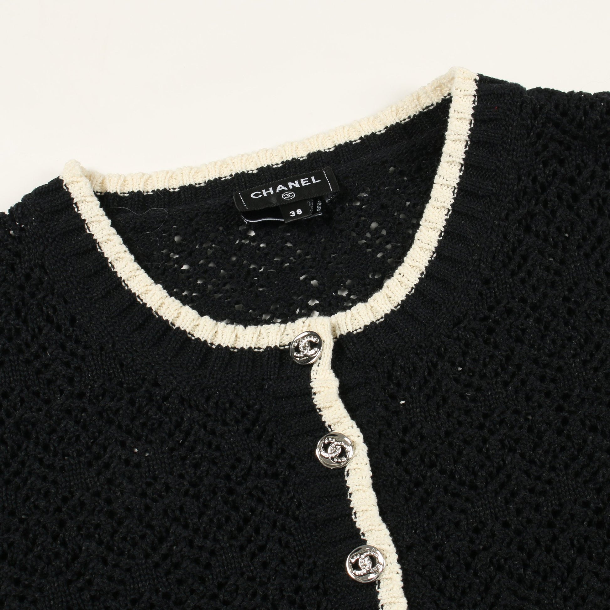 ココマークボタン ニット ヘンリーネック コットン ブラック アイボリー シャネル トップス CHANEL