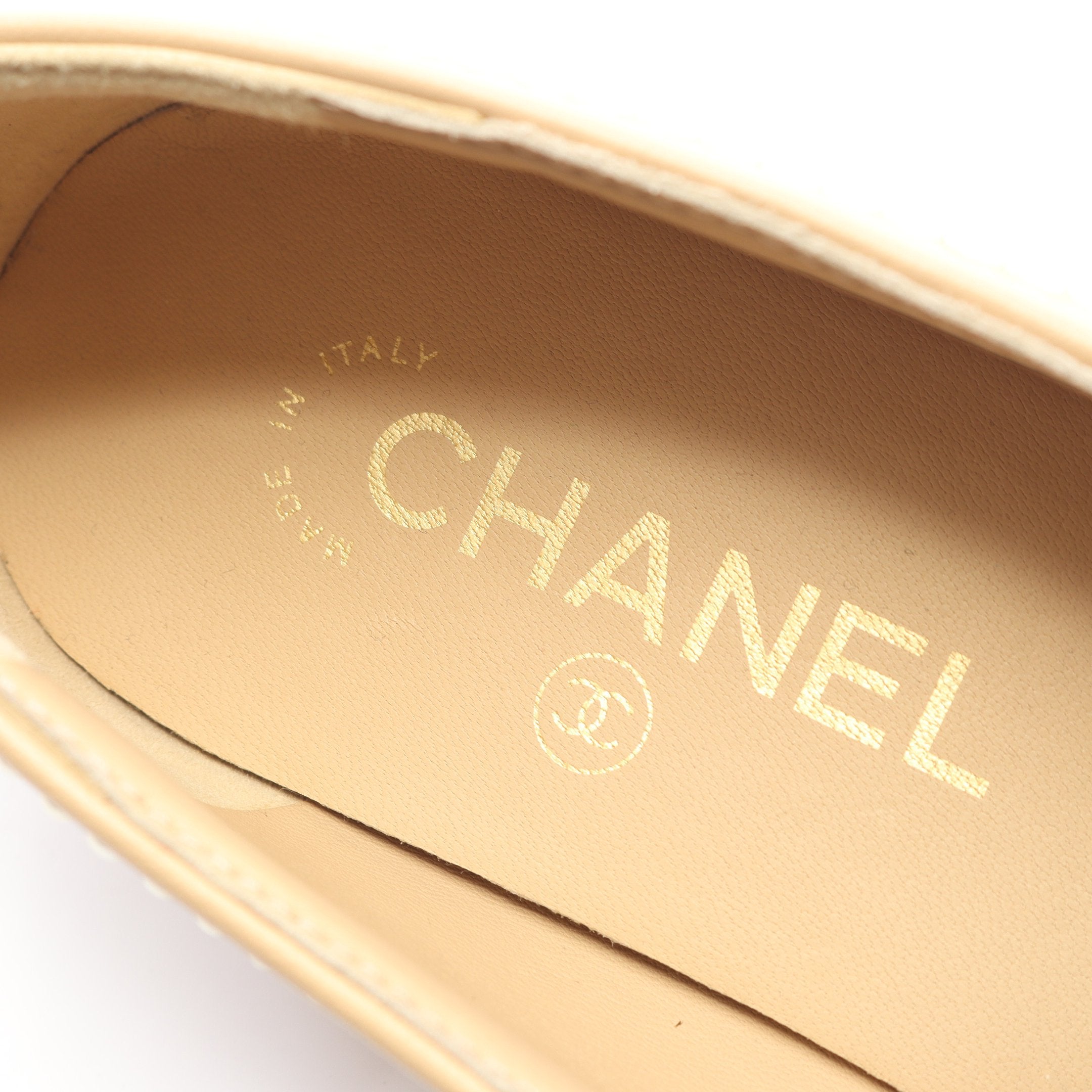ココマーク フラットシューズ レザー ベージュ シャネル – RECLO