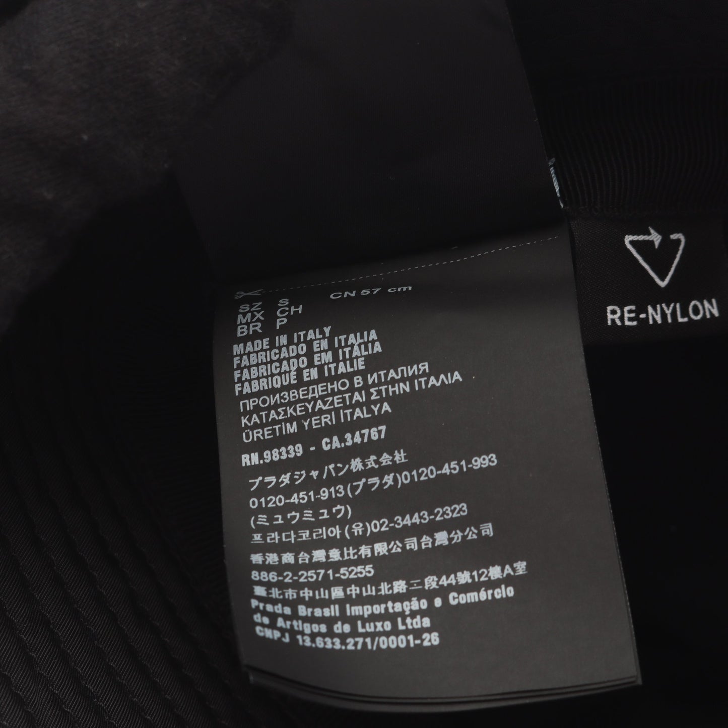 Re-Nylon トライアングルロゴ バケットハット 帽子 ナイロン ブラック プラダ 財布・小物 PRADA
