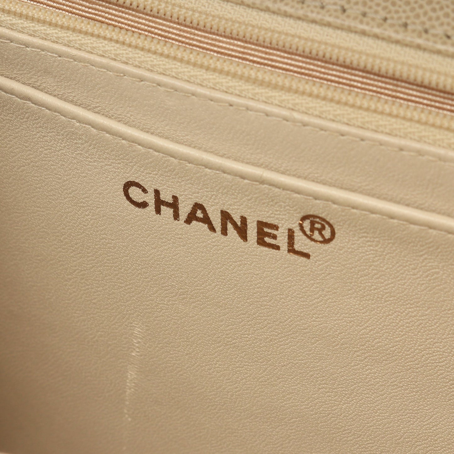 マトラッセ ハンドバッグ キャビアスキン ライトベージュ ゴールド金具 シャネル バッグ CHANEL