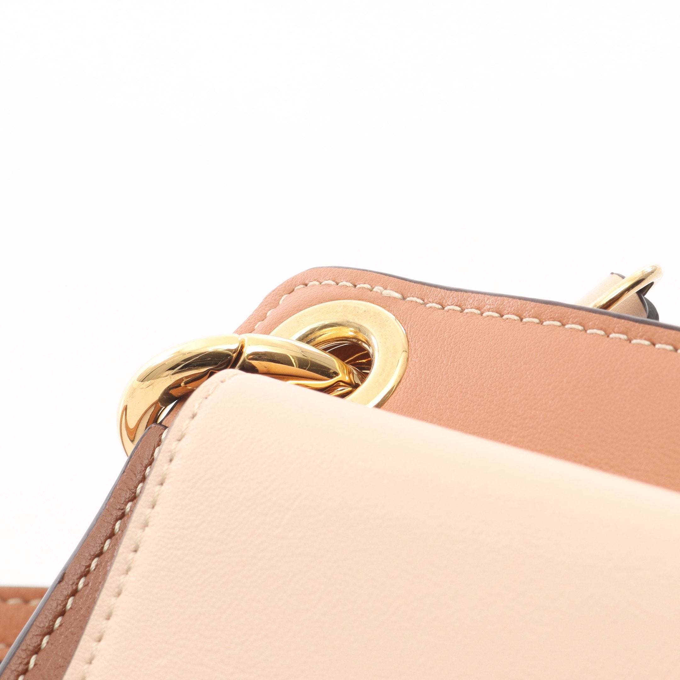 Chloé ショルダーバッグ チェーン ブラウン 美品 テス チェーンショルダーバッグ レザー ブラウン ベージュ クロエ – RECLO
