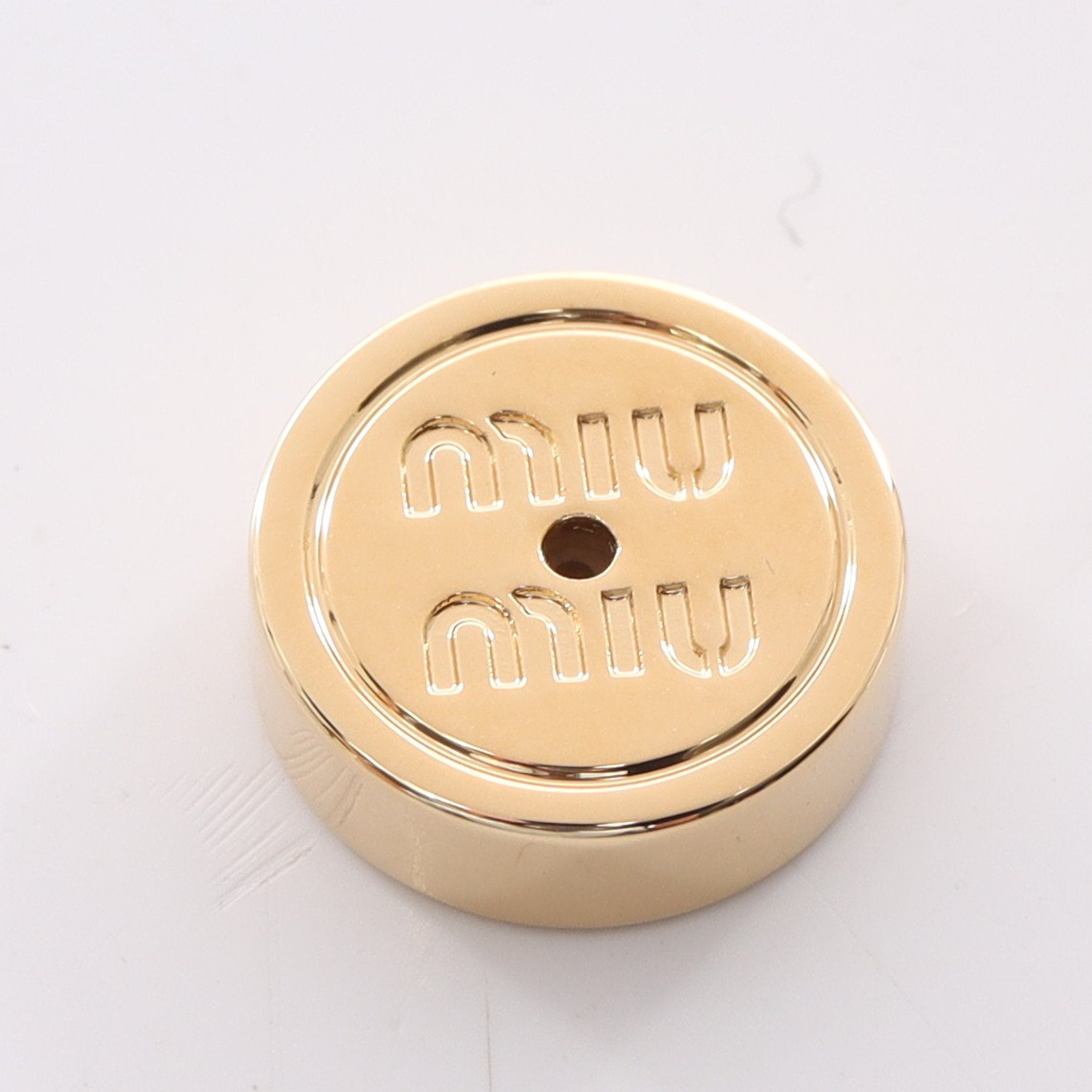 ピアス ロゴ GP エナメル ゴールド ブラック ミュウミュウ – RECLO