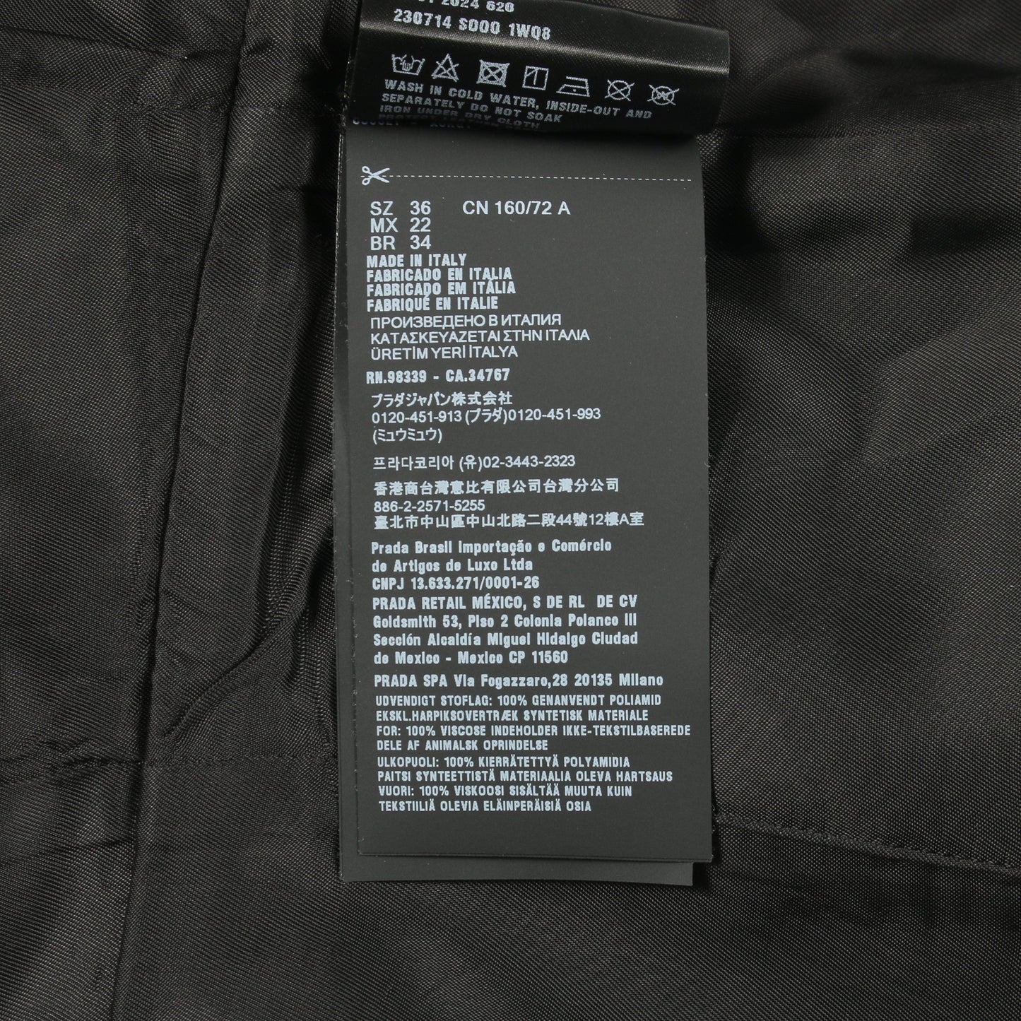 Re-Nylon ワンピース ナイロン ブラック 三角プレート プラダ ワンピース PRADA