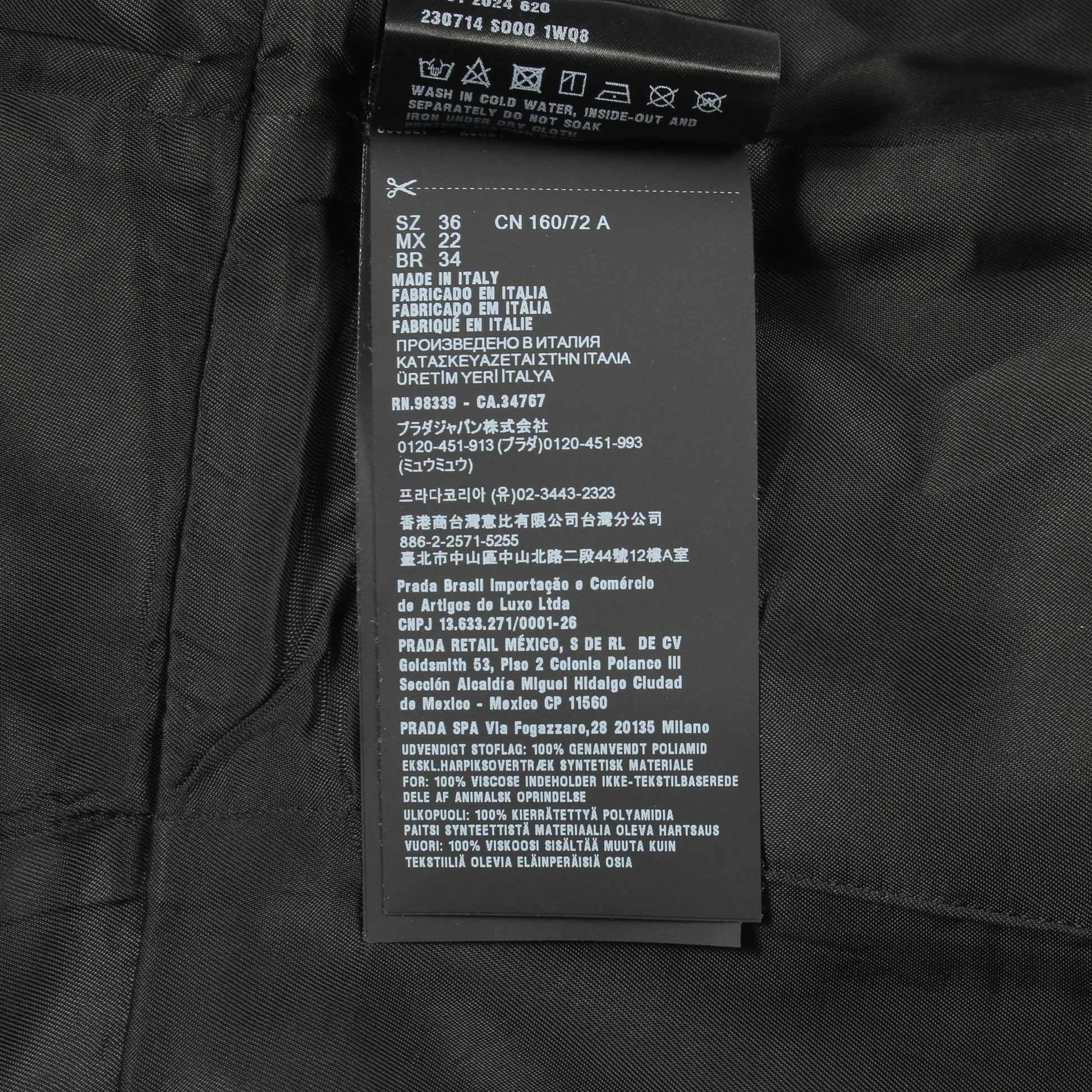 Re-Nylon ワンピース ナイロン ブラック 三角プレート プラダ ワンピース PRADA