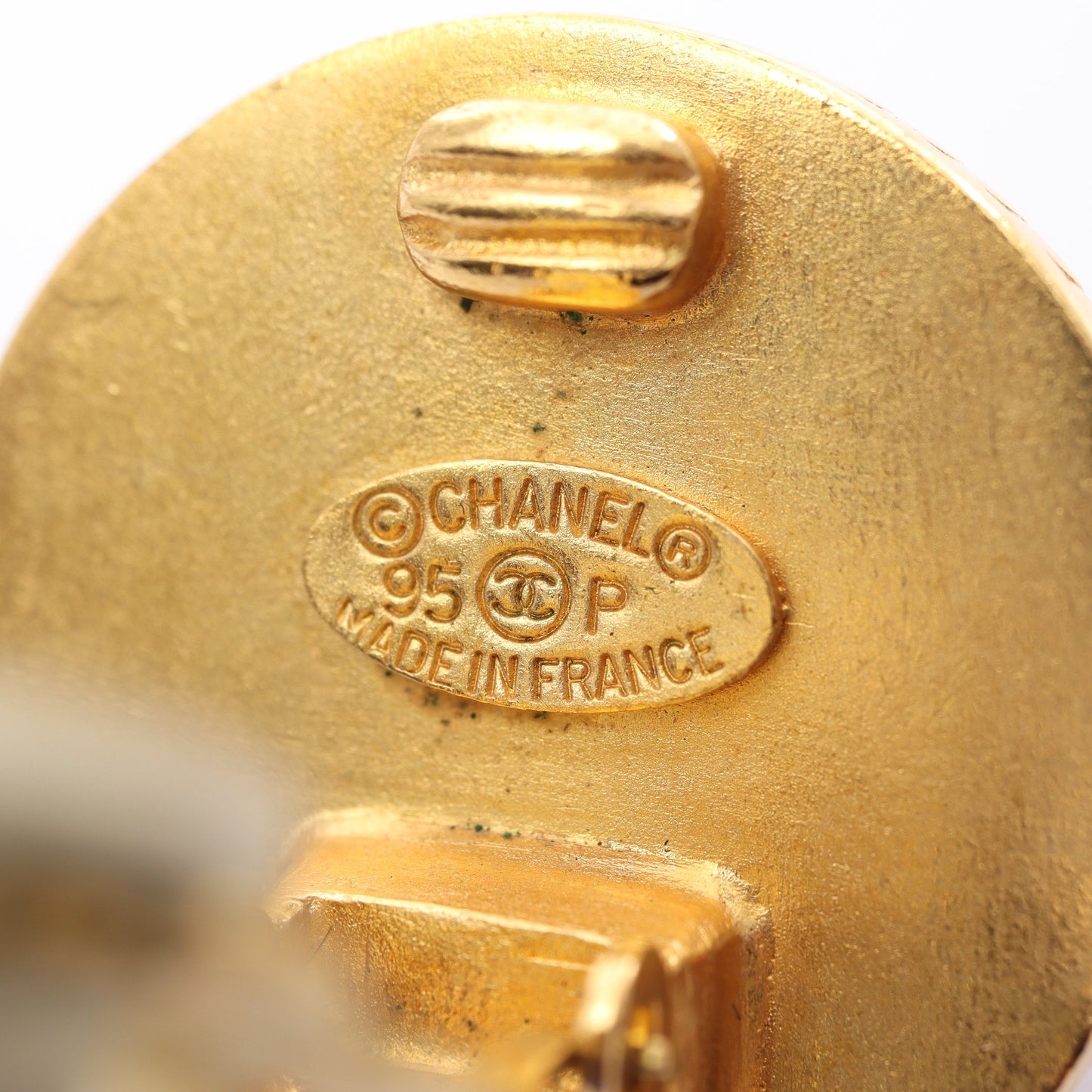 ココマーク ラウンド シェル イヤリング GP ゴールド ホワイト ブラック 95P シャネル