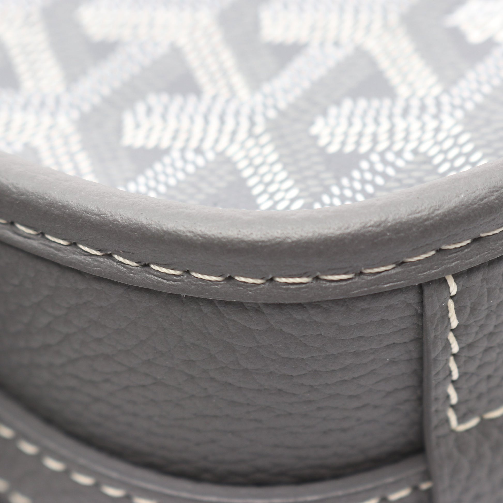 ベルヴェデーレPM ショルダーバッグ コーティングキャンバス レザー グレー ホワイト ゴヤール バッグ GOYARD