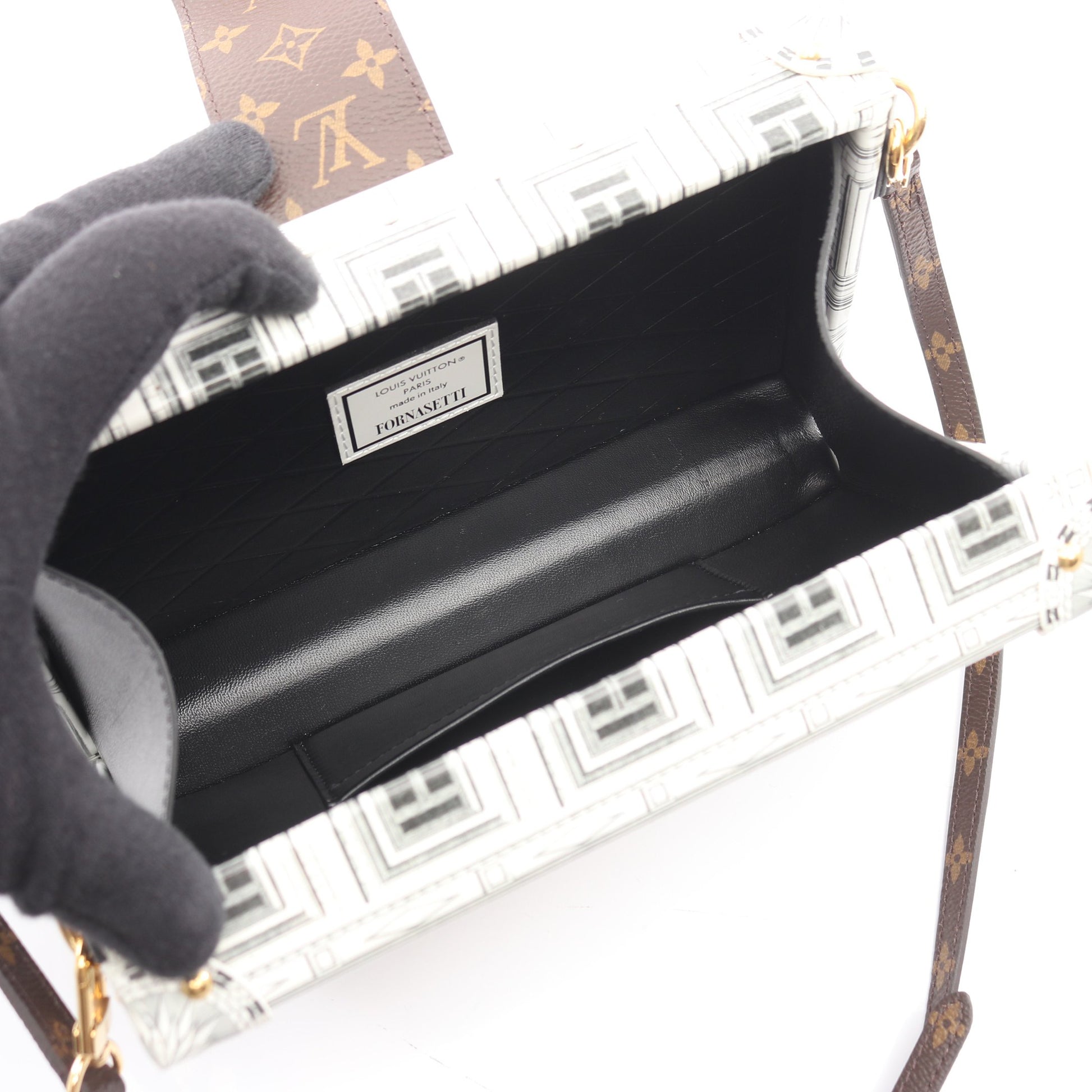 LOUIS VUITTON × FORNASETTI プティット マル モノグラム ショルダーバッグ レザー PVC ホワイト ブラウン ブラック ルイヴィトン バッグ LOUIS VUITTON