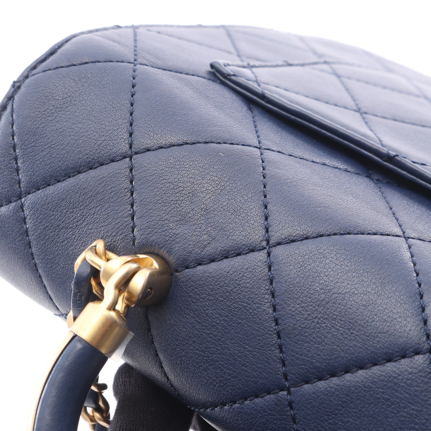 マトラッセ チェーンショルダーバッグ ラムスキン ダークブルー ゴールド金具 2WAY シャネル バッグ CHANEL