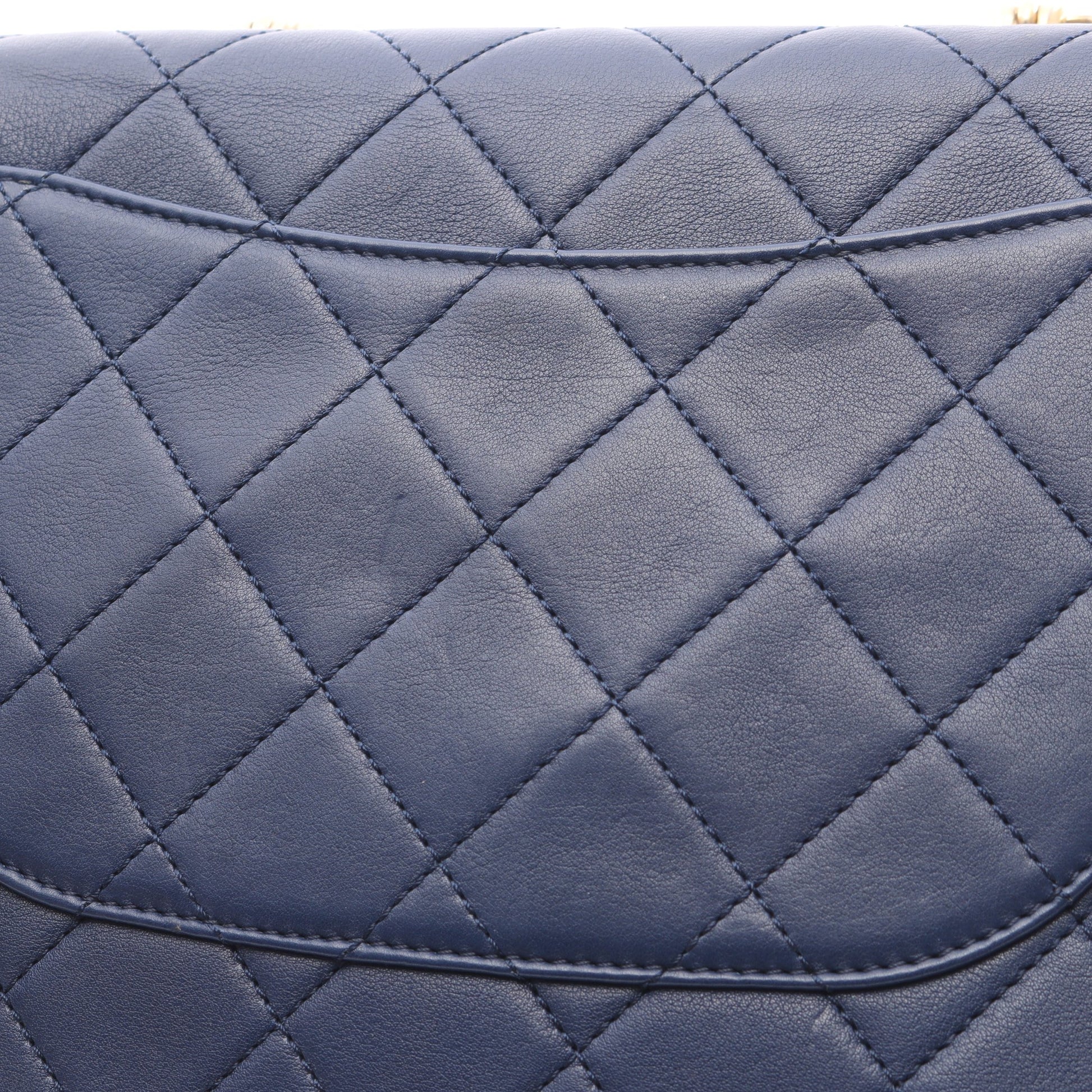 マトラッセ チェーンショルダーバッグ ラムスキン ダークブルー ゴールド金具 2WAY シャネル バッグ CHANEL