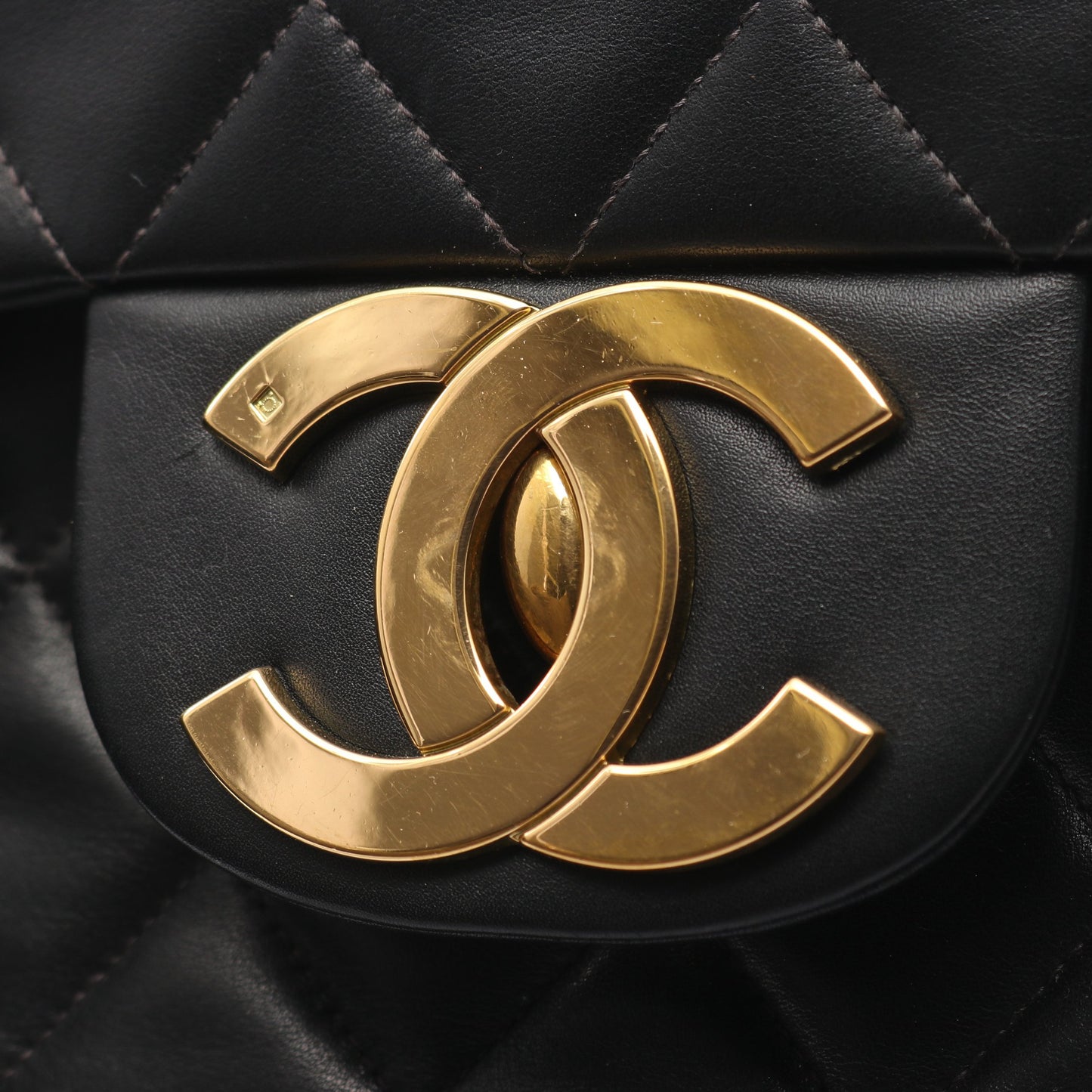 デカマトラッセ34 Wチェーンショルダーバッグ ラムスキン ブラック ゴールド金具 シャネル バッグ CHANEL