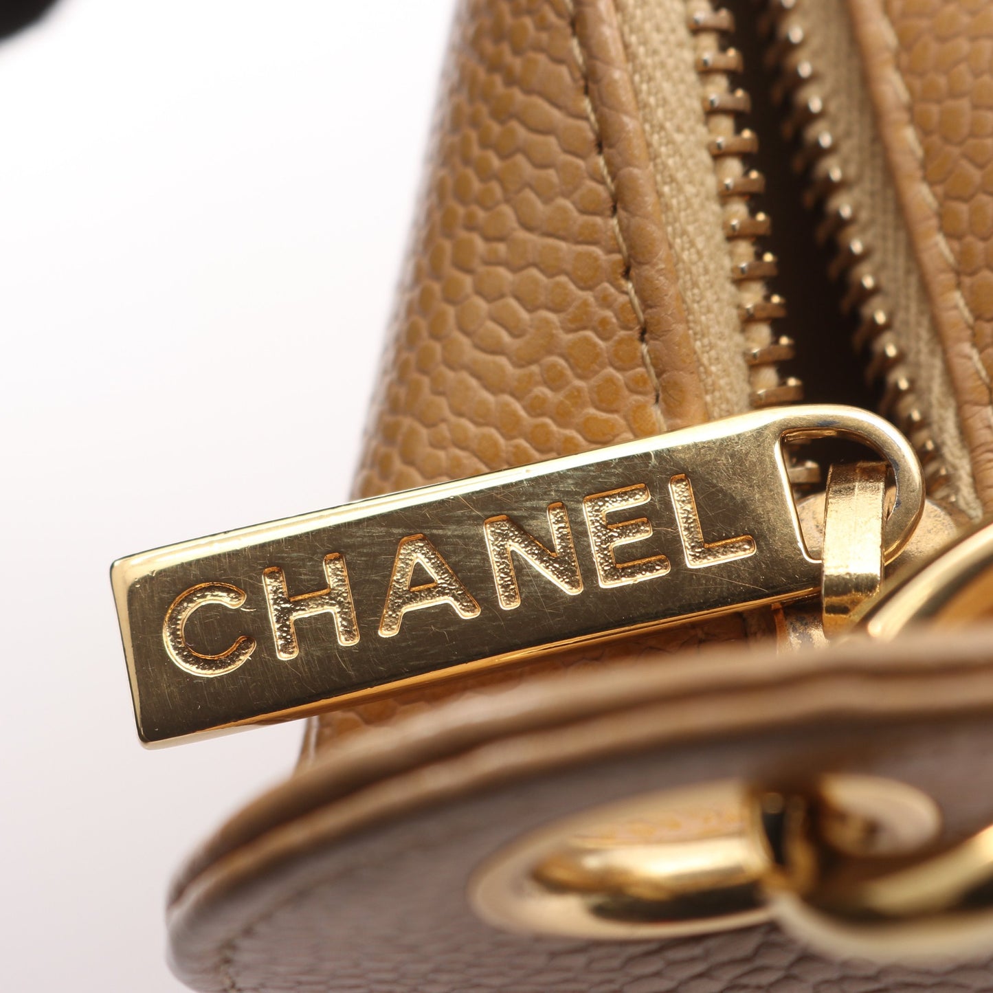 ココマーク チェーンショルダーバッグ キャビアスキン ベージュ ゴールド金具 シャネル バッグ CHANEL
