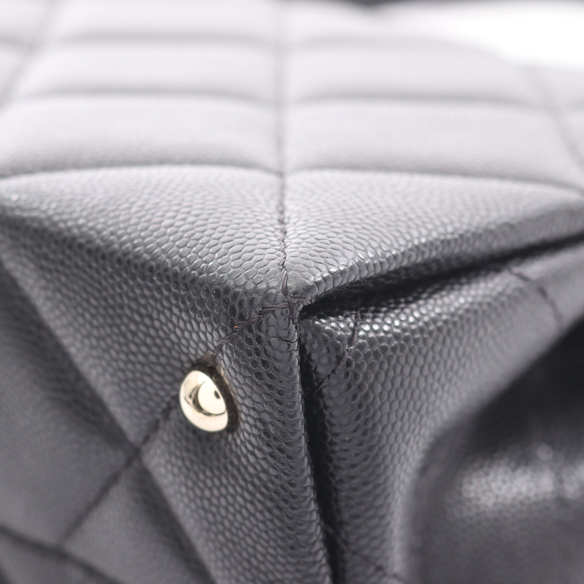 マトラッセ トップハンドル チェーンショルダーバッグ キャビアスキン ブラック ゴールド金具 シャネル バッグ CHANEL
