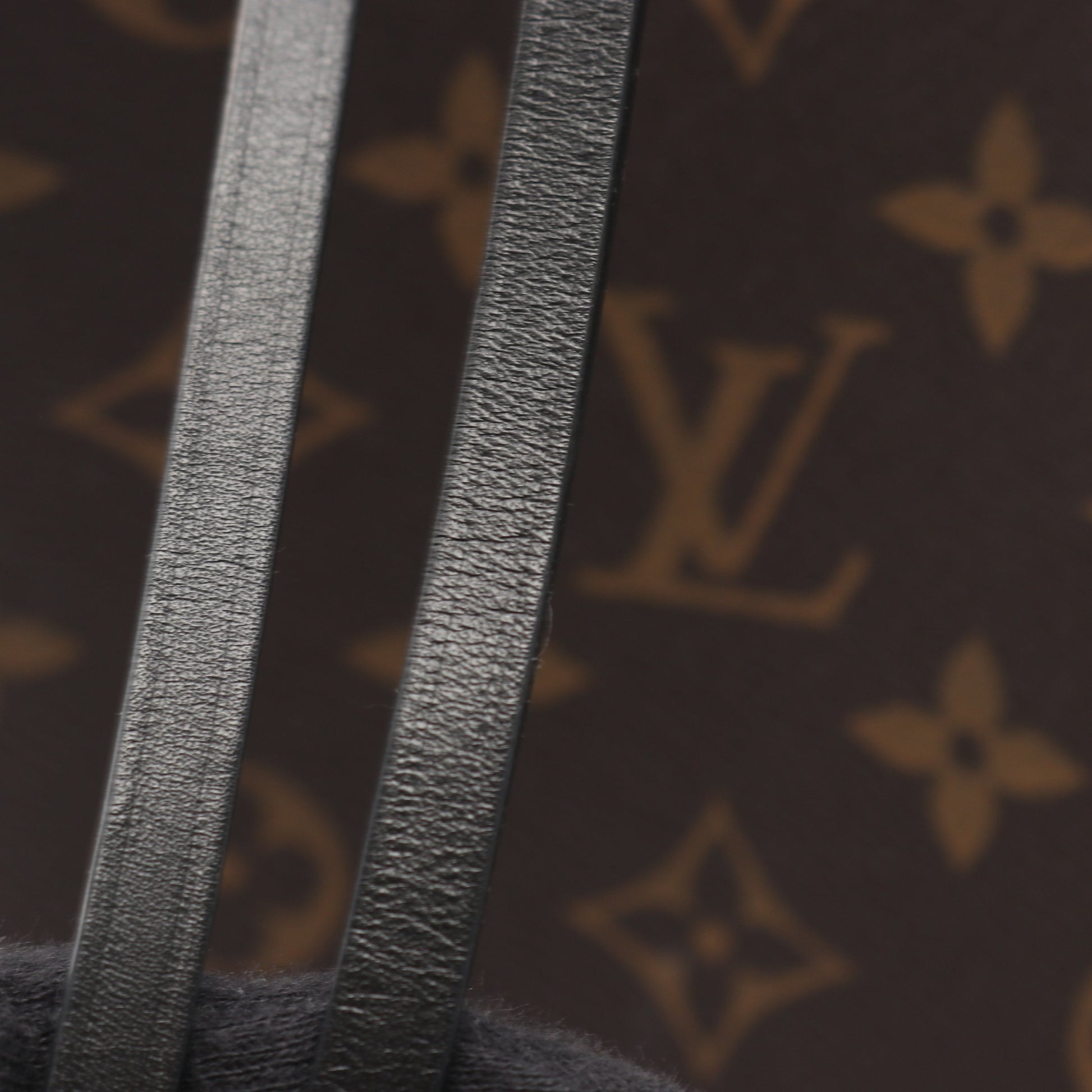 ネオノエ モノグラム ノワール ショルダーバッグ PVC レザー ブラウン ブラック ルイヴィトン バッグ LOUIS VUITTON