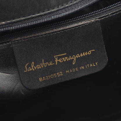 ヴァラ ショルダーバッグ レザー ブラック サルヴァトーレフェラガモ バッグ Salvatore Ferragamo