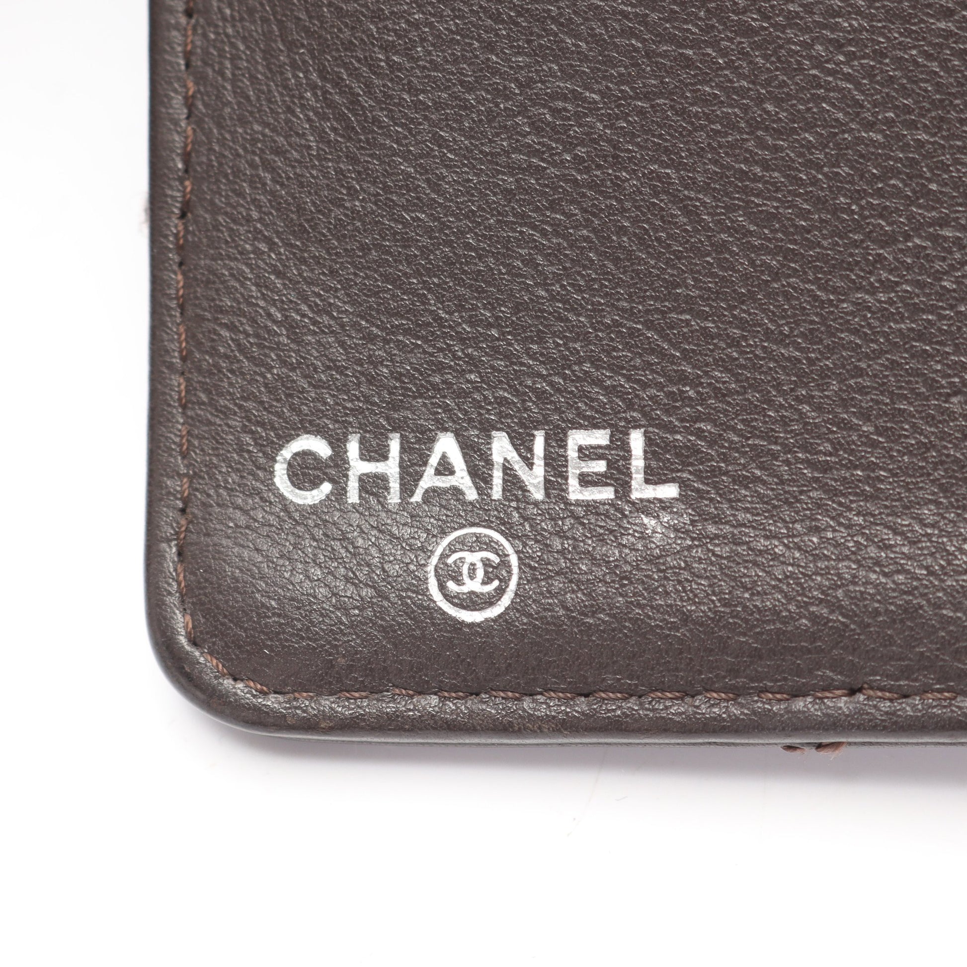 シェブロン Vステッチ 二つ折り長財布 レザー ダークブラウン シルバー金具 シャネル 財布・小物 CHANEL