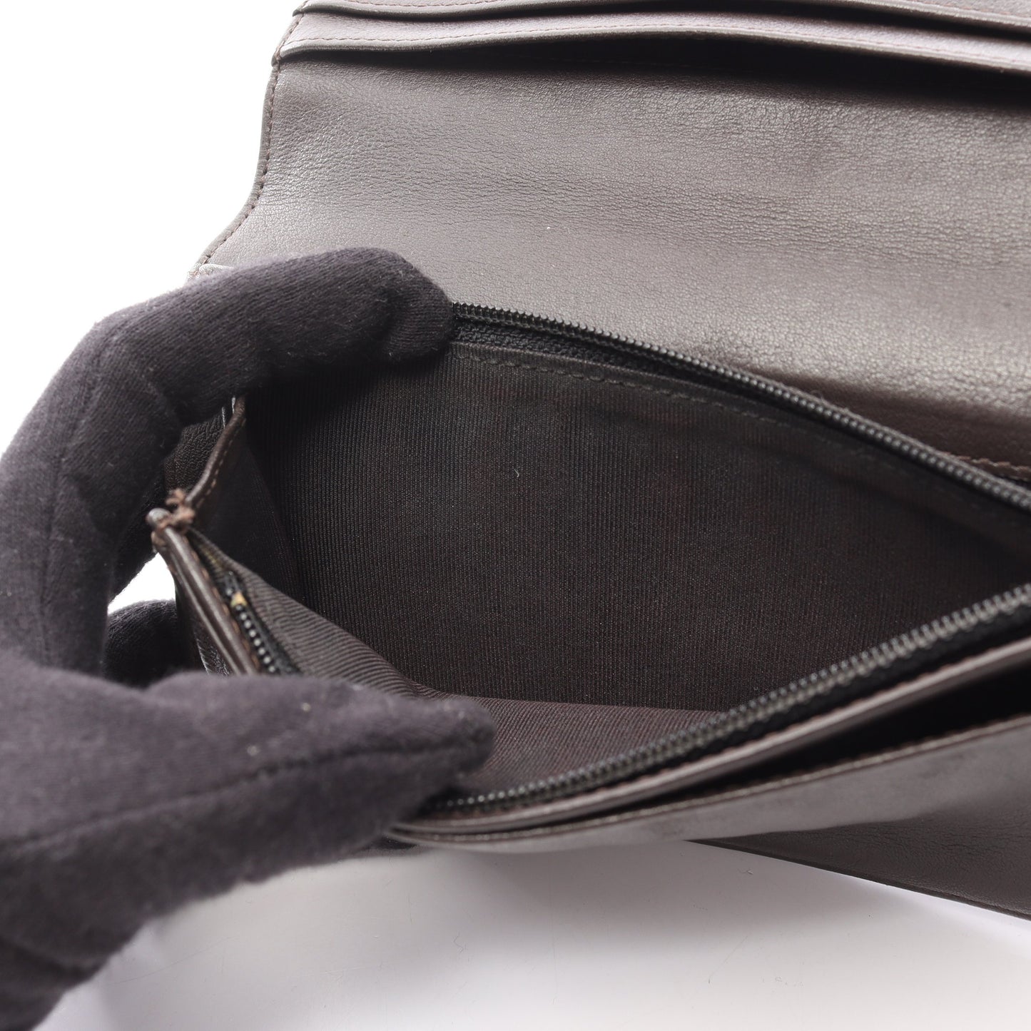 シェブロン Vステッチ 二つ折り長財布 レザー ダークブラウン シルバー金具 シャネル 財布・小物 CHANEL