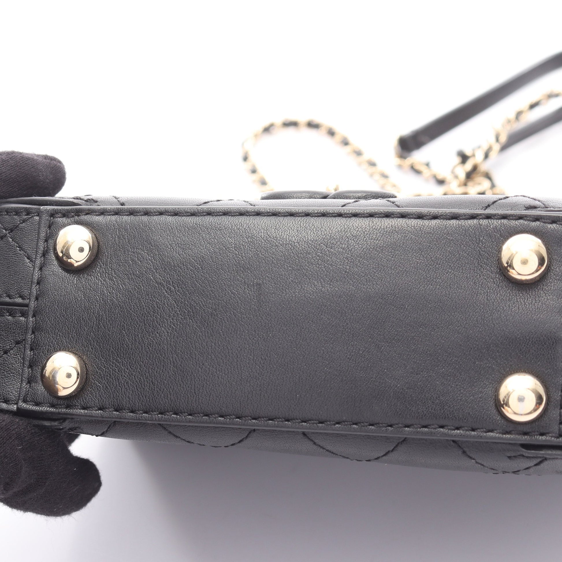 ミニマトラッセ チェーンショルダーバッグ レザー ブラック ゴールド金具 シャネル バッグ CHANEL