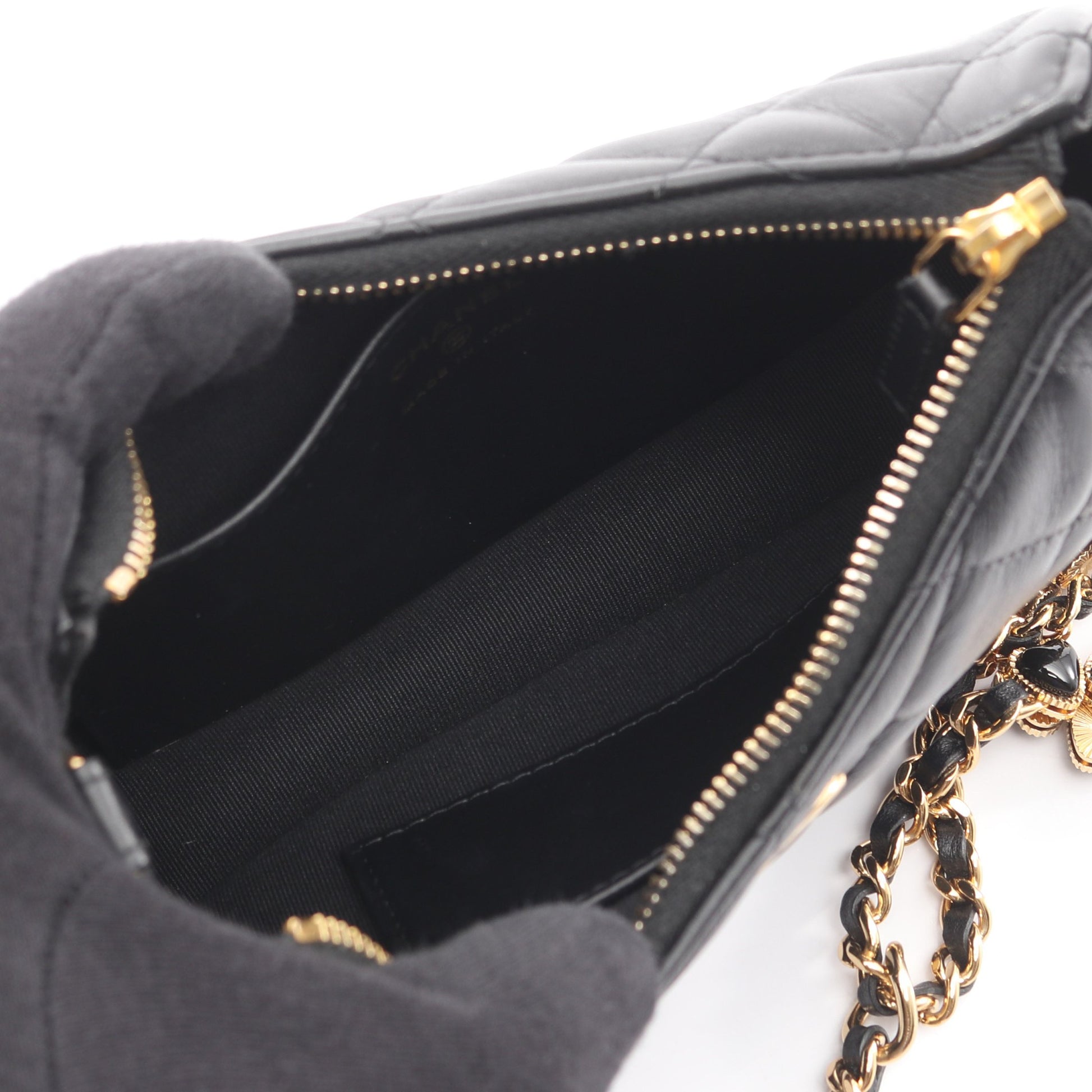 マトラッセ チェーンショルダーバッグ ハートチェーン レザー ブラック ゴールド金具 シャネル バッグ CHANEL