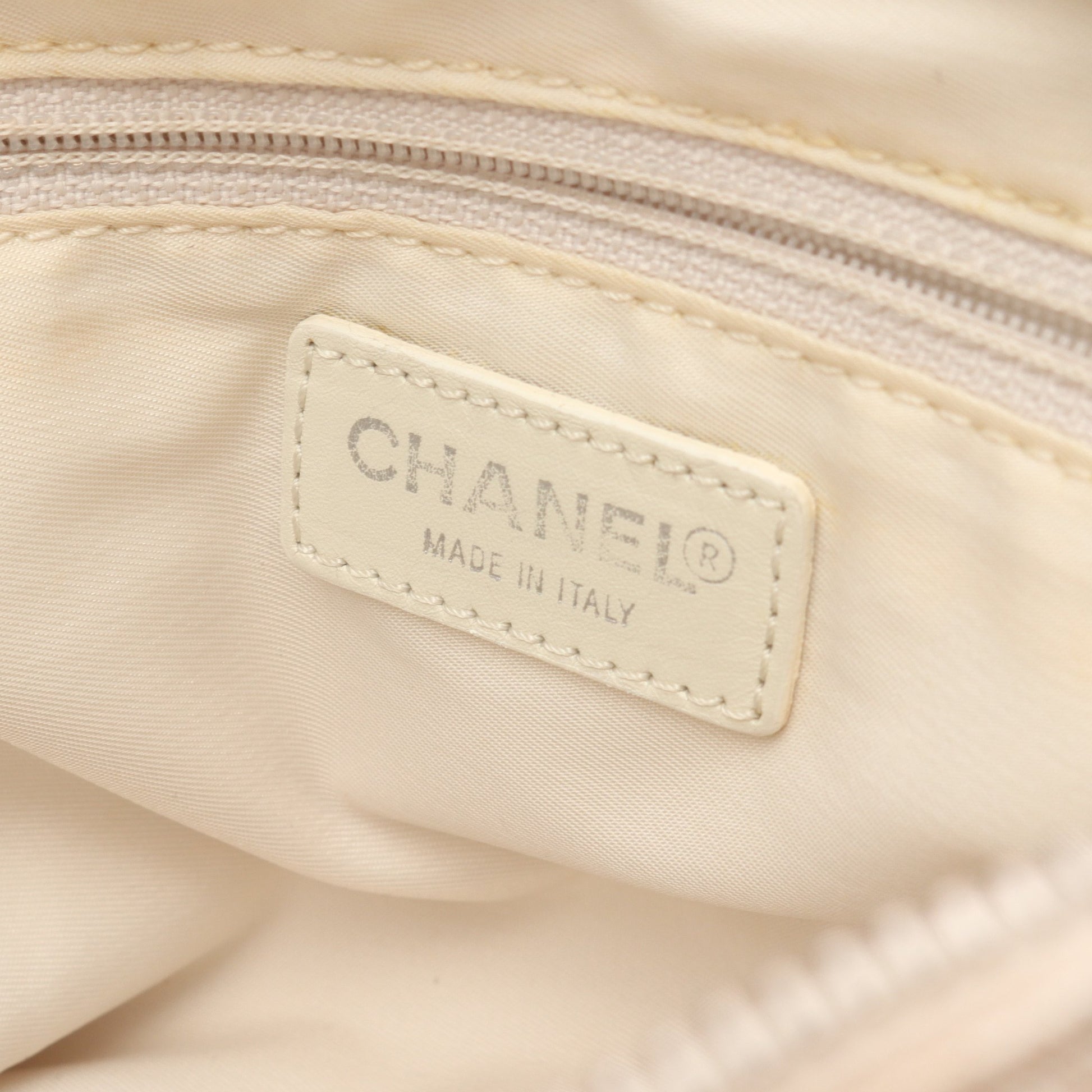 ハンドバッグ ナイロンキャンバス レザー ベージュ シルバー金具 2WAY シャネル バッグ CHANEL