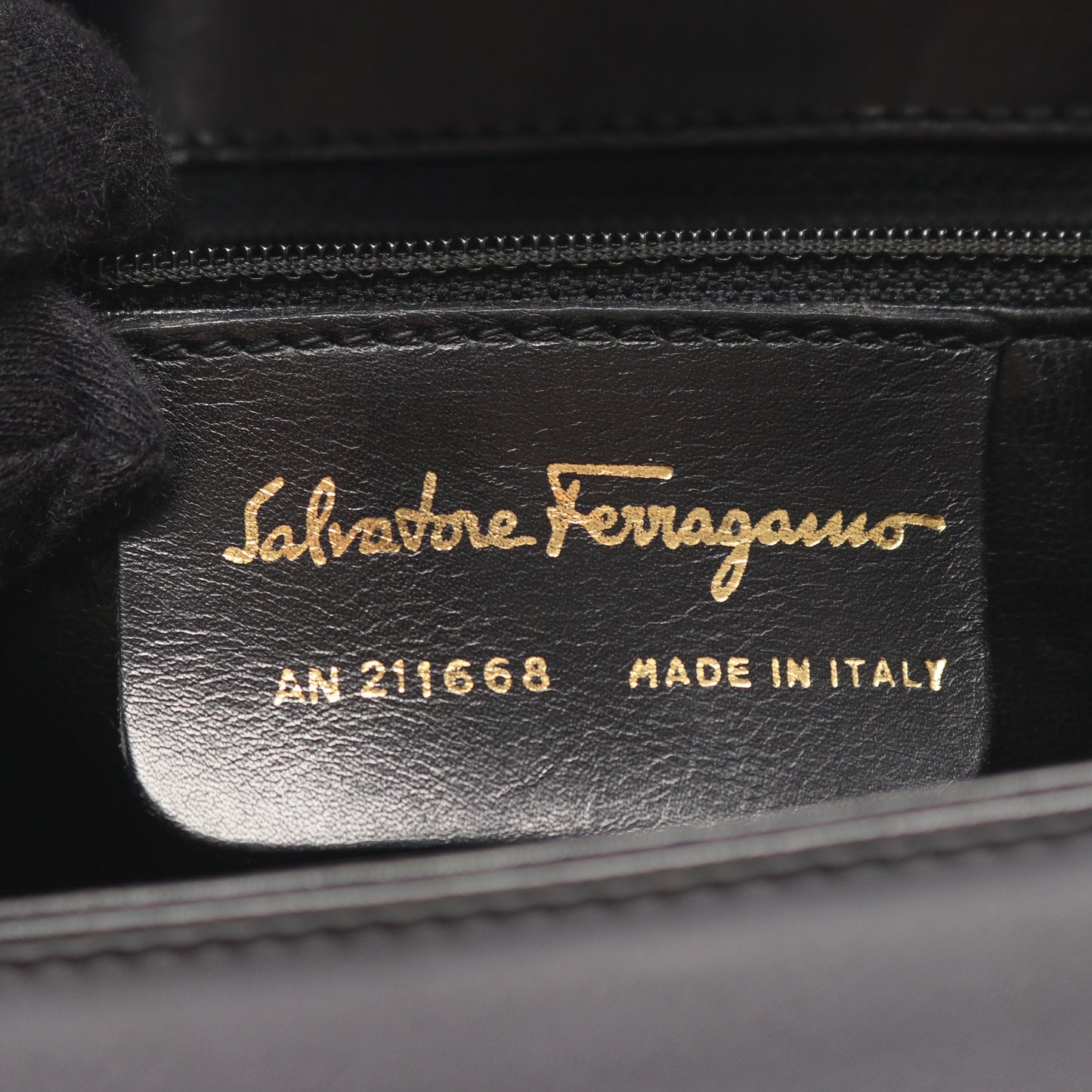 ハンドバッグ レザー ブラック ヒールモチーフ金具 2WAY サルヴァトーレフェラガモ バッグ Salvatore Ferragamo