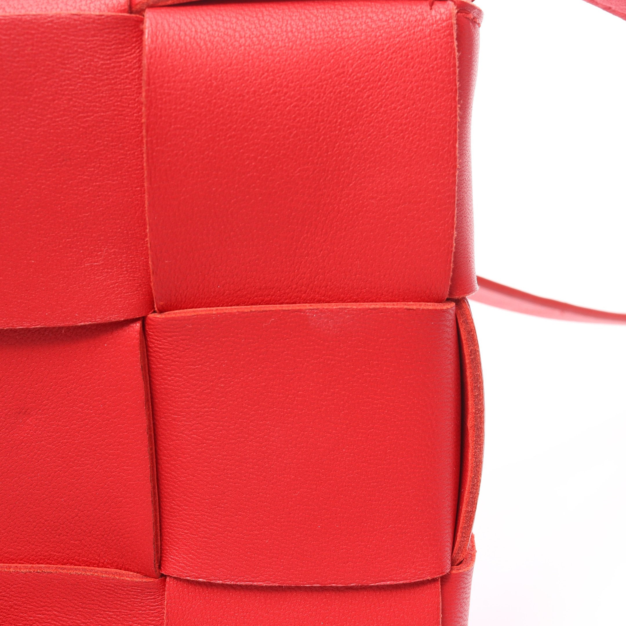 Bottega Veneta ボディバッグ メンズ　赤　レッド ボディーバッグ レッド（赤）系 BOTTEGA VENETA(ボッテガヴェネタ