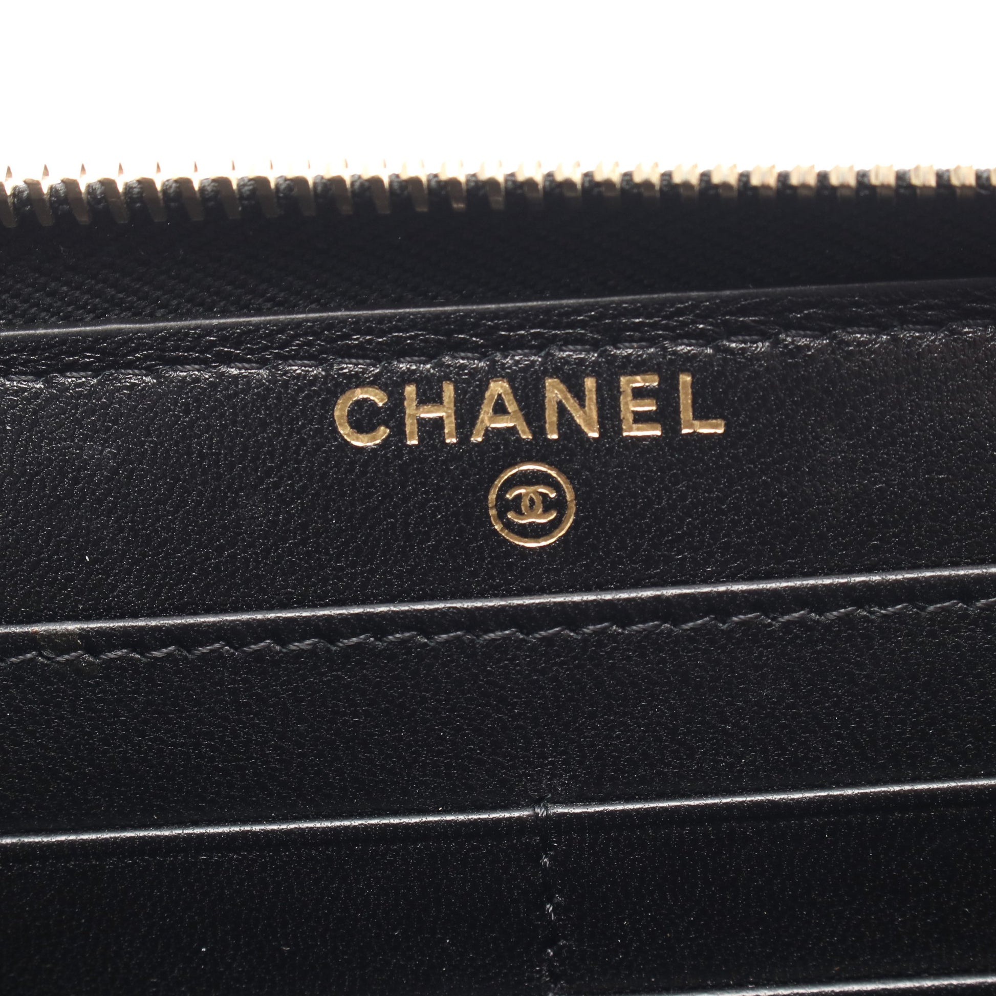 クラシック ロングジップウォレットマトラッセ ラウンドファスナー長財布 エナメルレザー ブラック ゴールド金具 シャネル 財布・小物 CHANEL