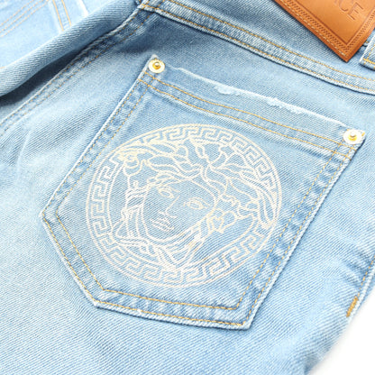 メデューサボタン ショート デニムパンツ コットン ブルー ヴェルサーチ ボトムス Versace
