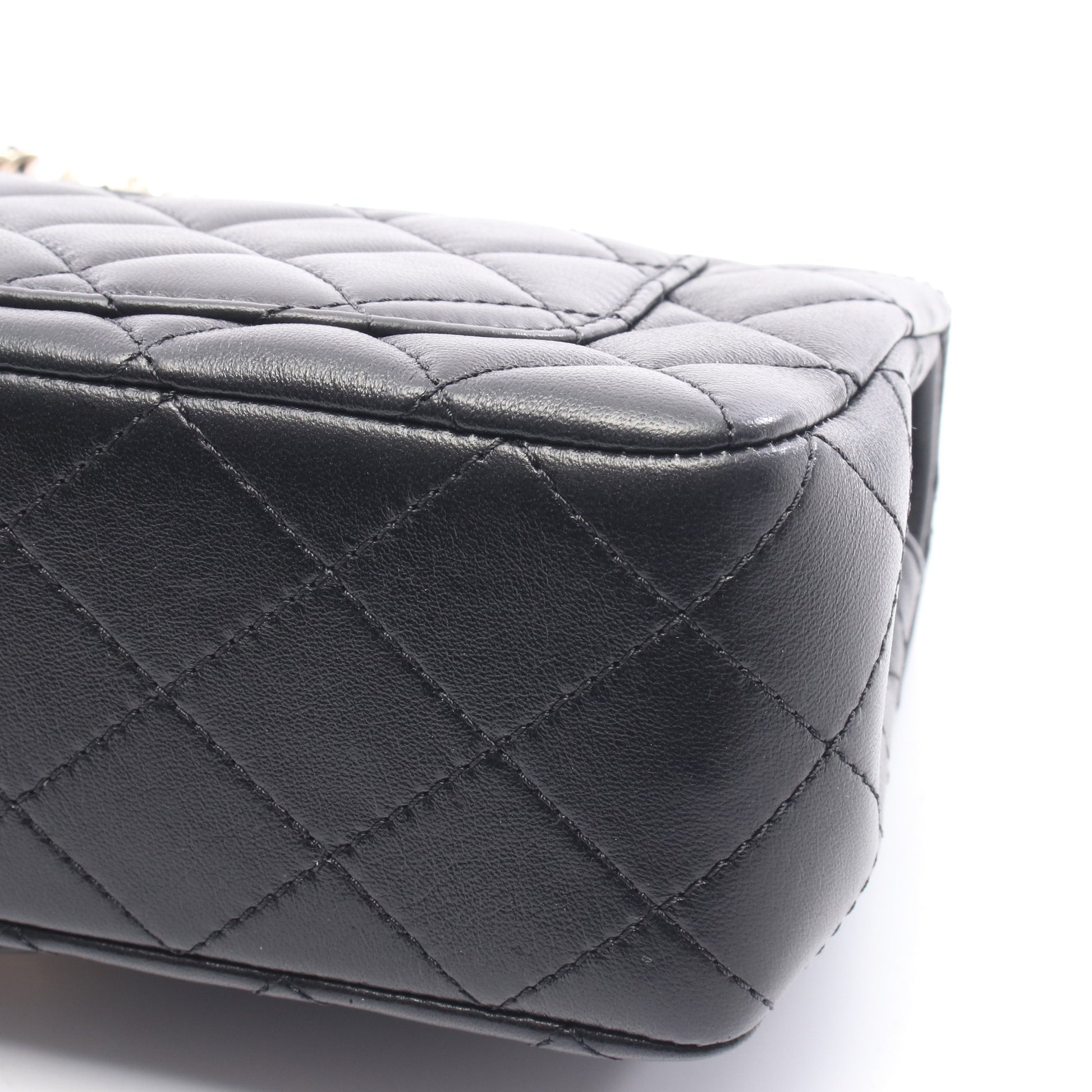 マトラッセ ミニ フラップバッグ チェーンショルダーバッグ ラムスキン ブラック ゴールド金具 シャネル バッグ CHANEL