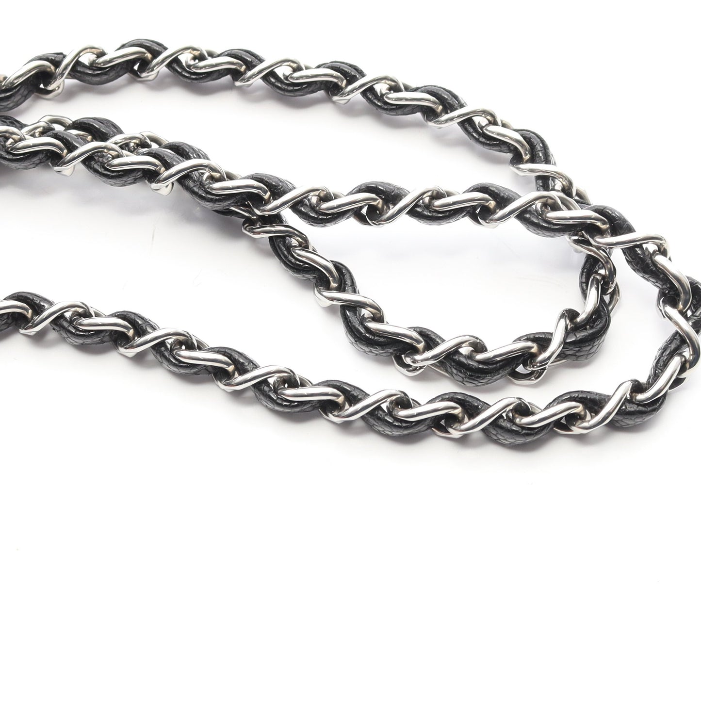 マトラッセ Wフラップ Wチェーンショルダーバッグ キャビアスキン ブラック シルバー金具 シャネル