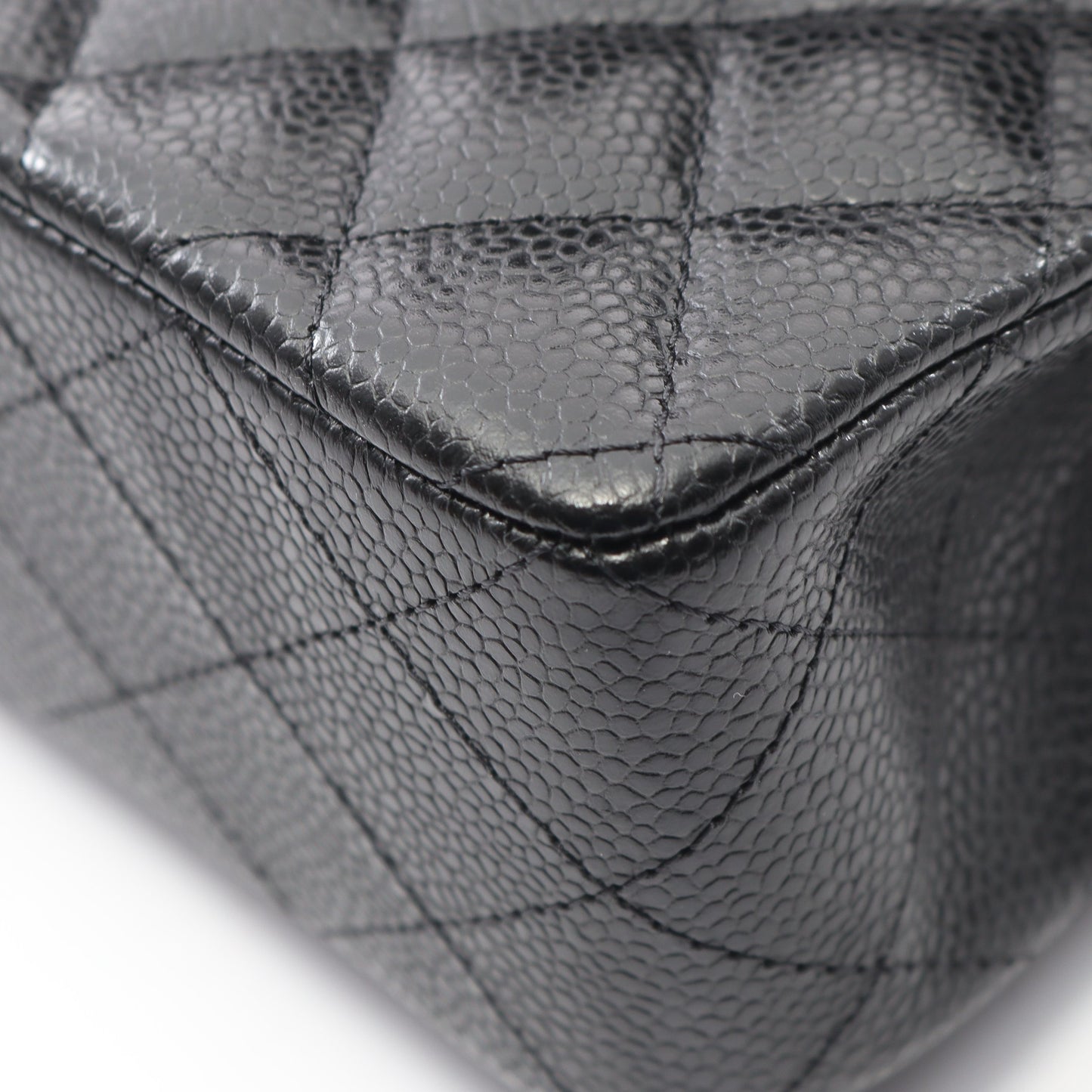 マトラッセ Wフラップ Wチェーンショルダーバッグ キャビアスキン ブラック シルバー金具 シャネル